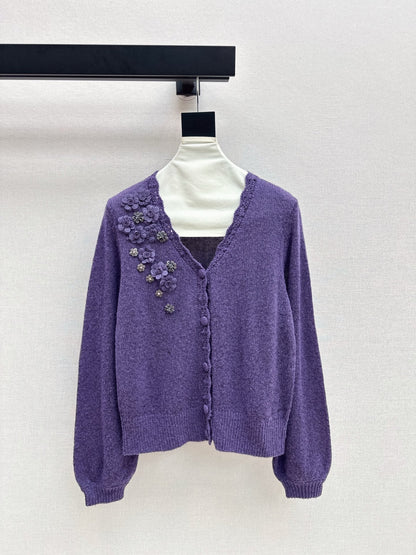 Chan NEW V-neck sweater