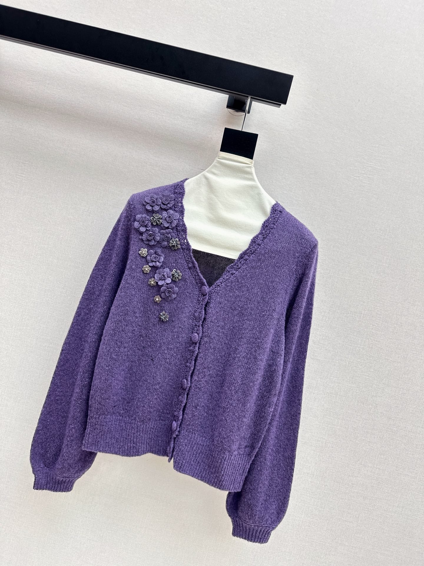 Chan NEW V-neck sweater