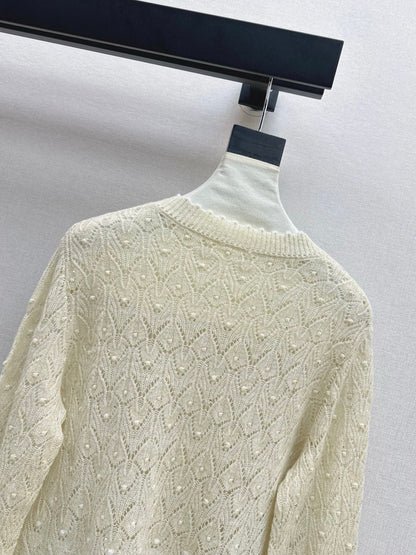 Chan NEW V-neck sweater