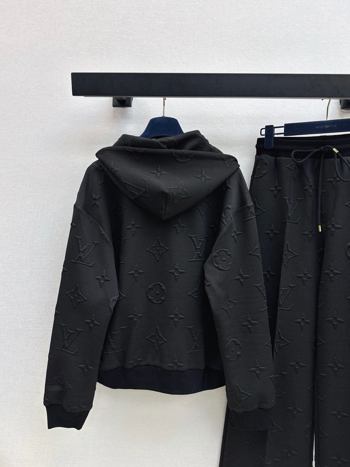 Louis NEW sports suit