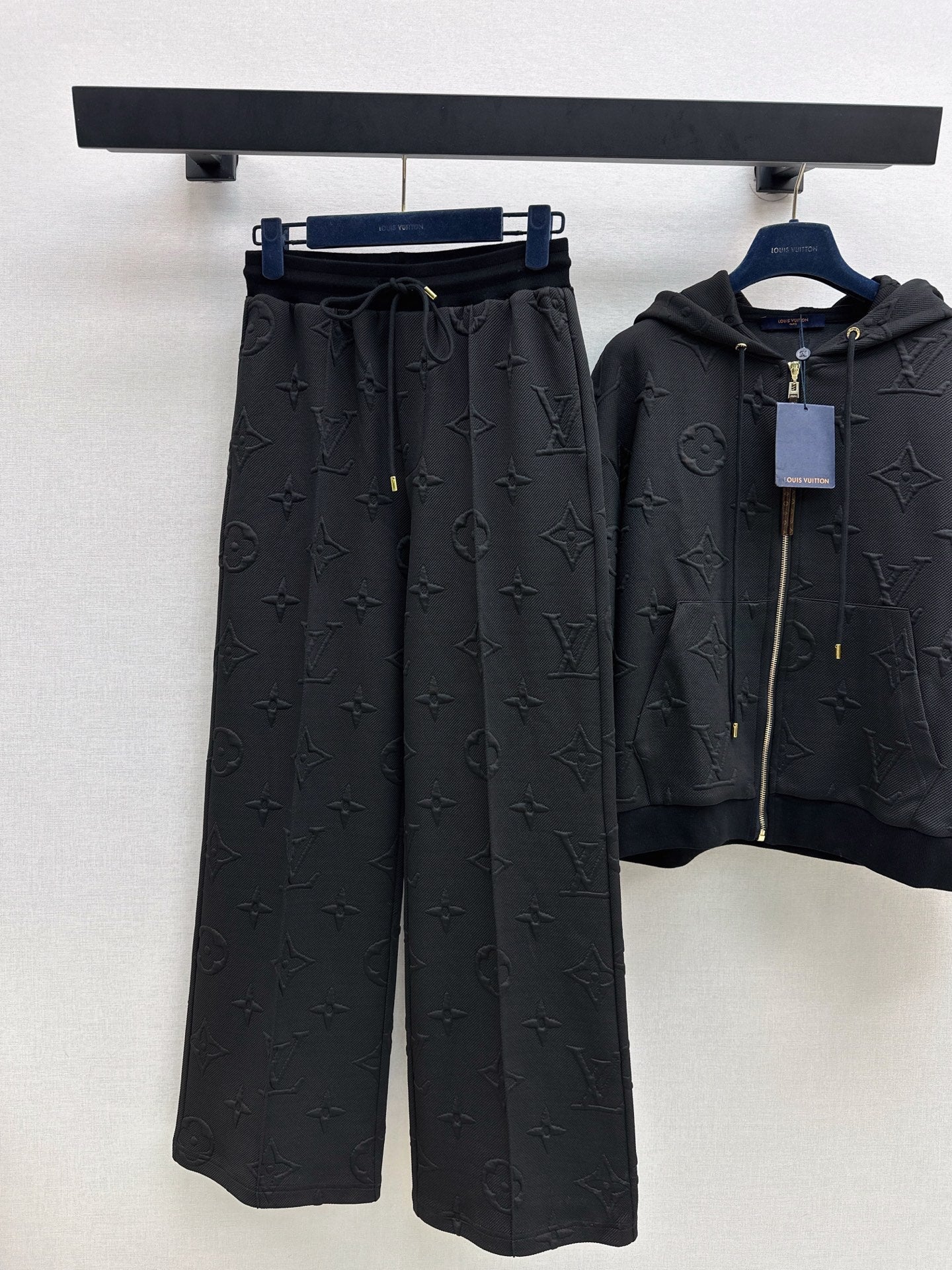 Louis NEW sports suit