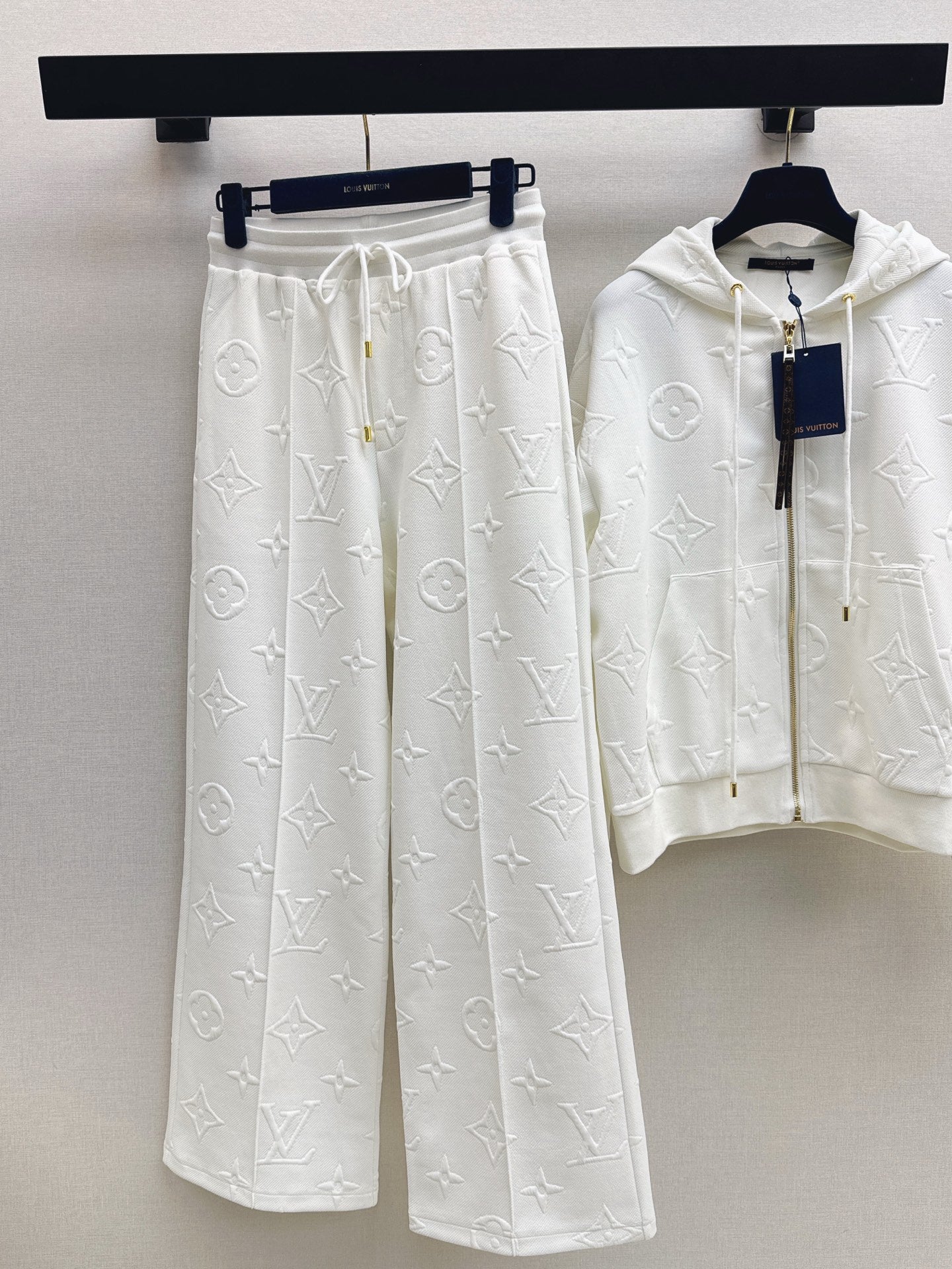 Louis NEW sports suit