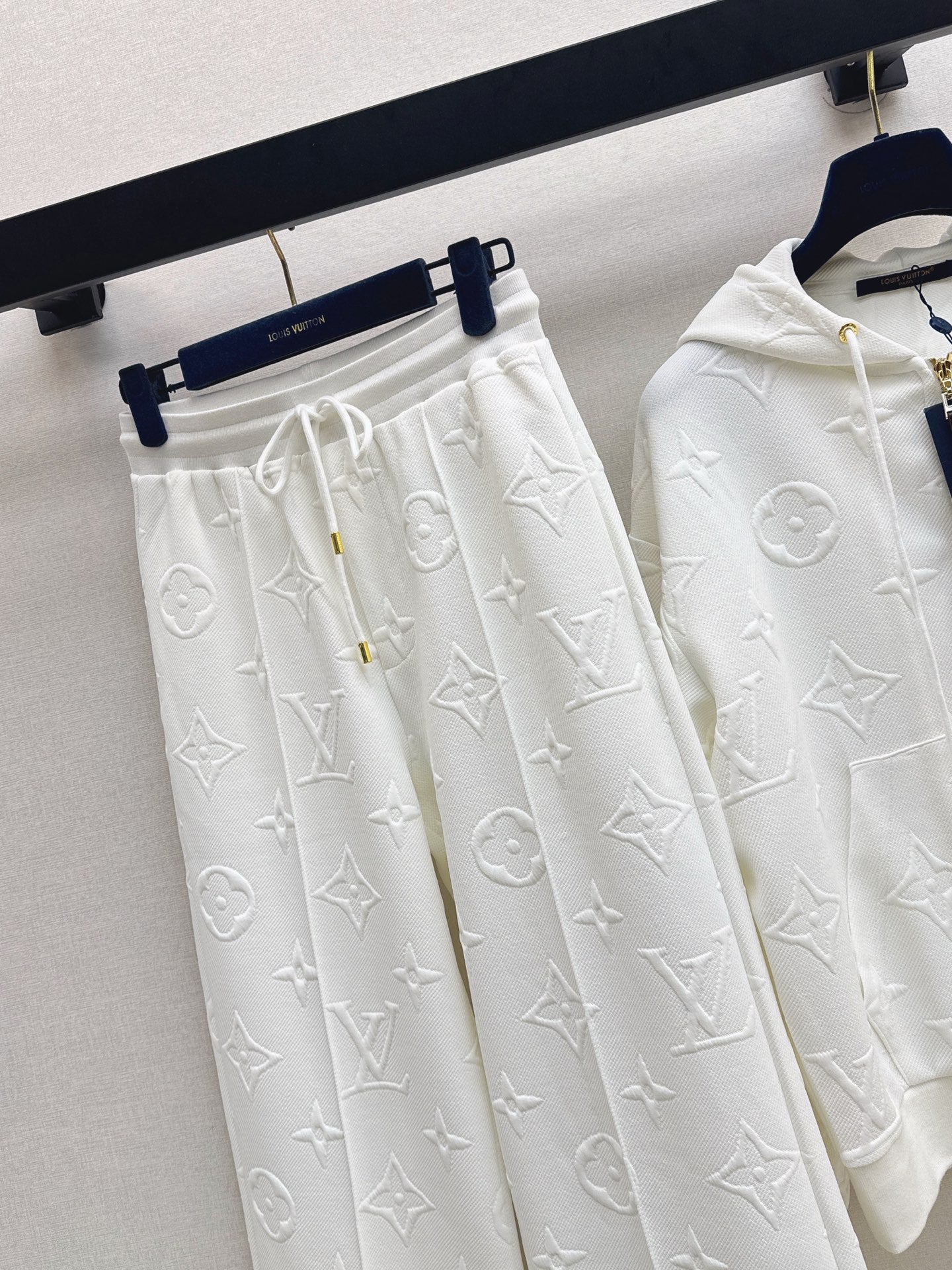 Louis NEW sports suit