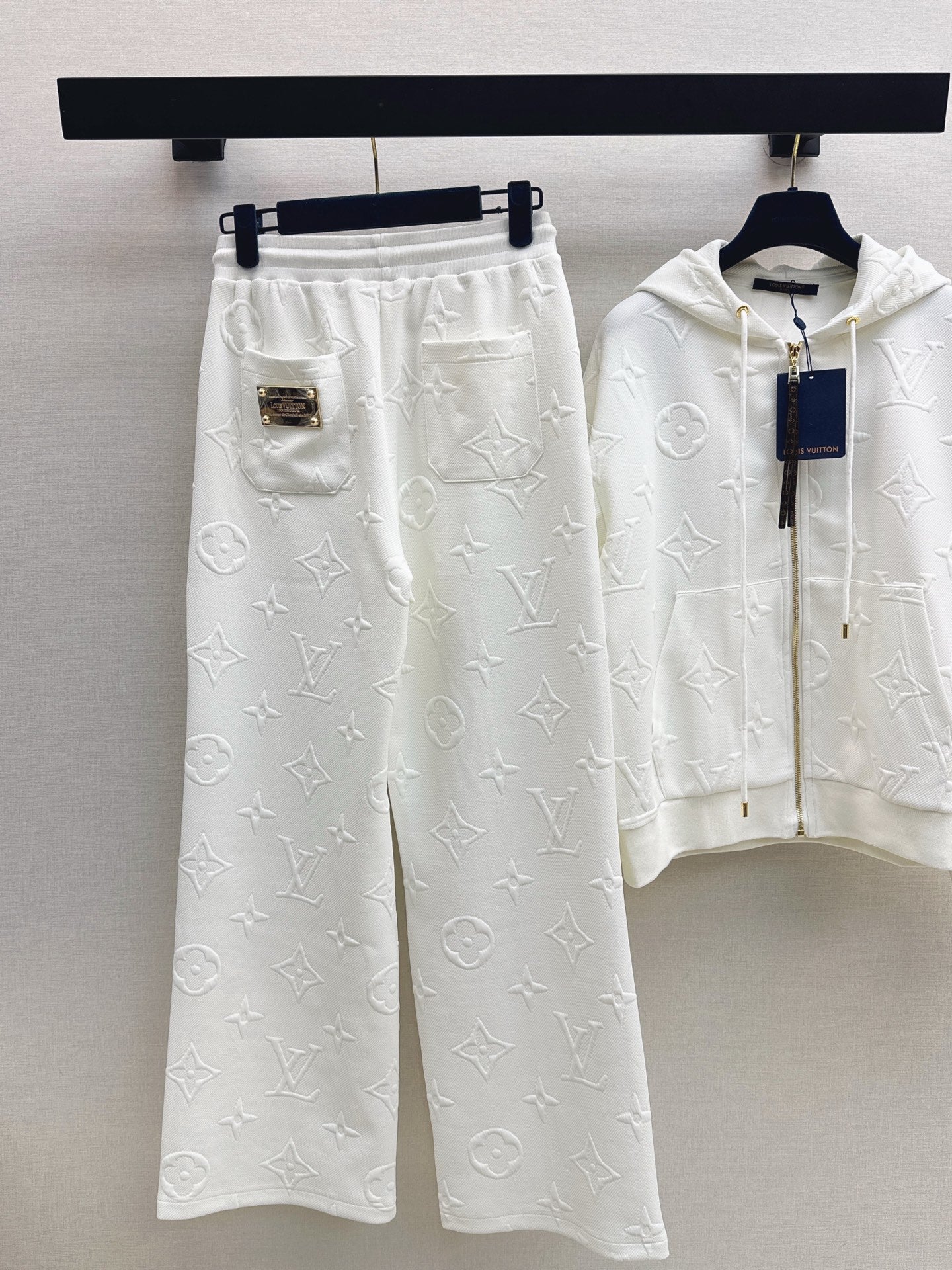 Louis NEW sports suit