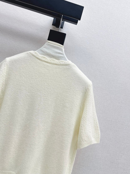 Chan NEW V-neck sweater