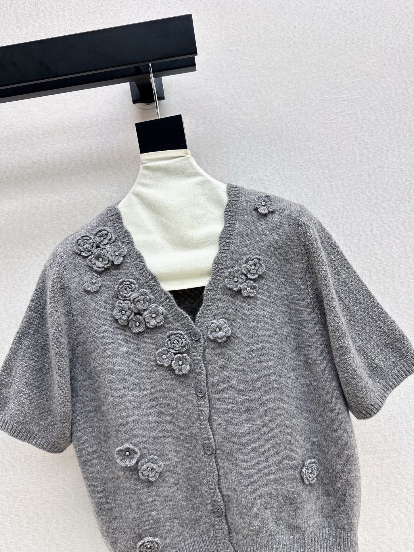 Chan NEW V-neck sweater