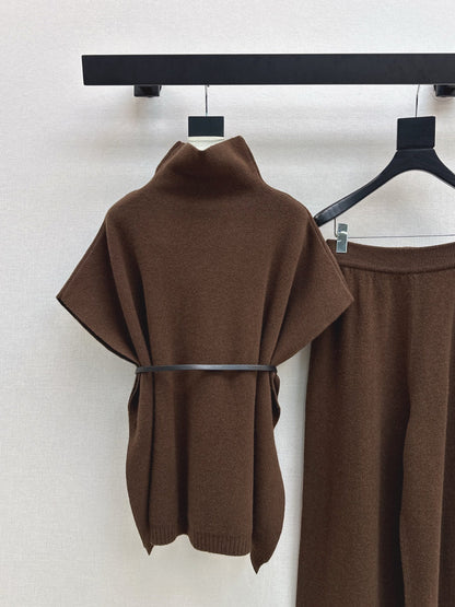 Loro NEW knitted suit