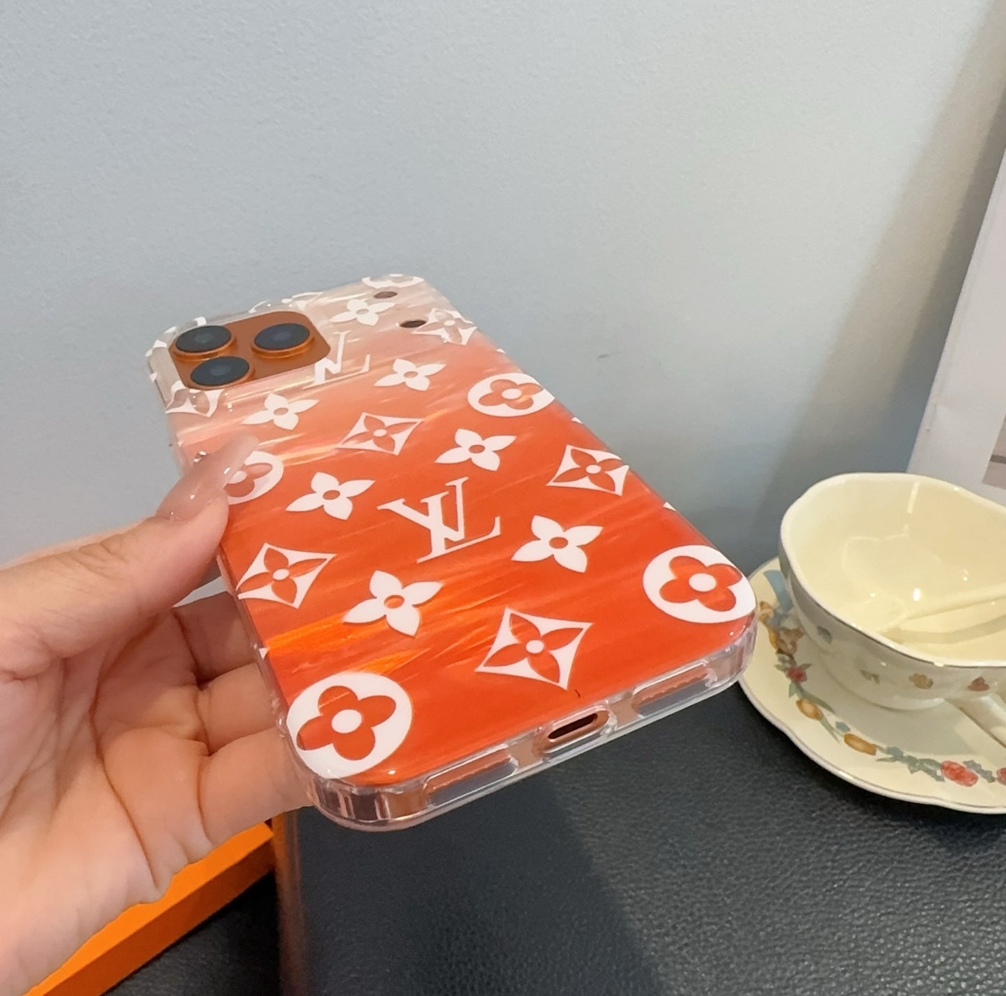 Louis new mobile phone