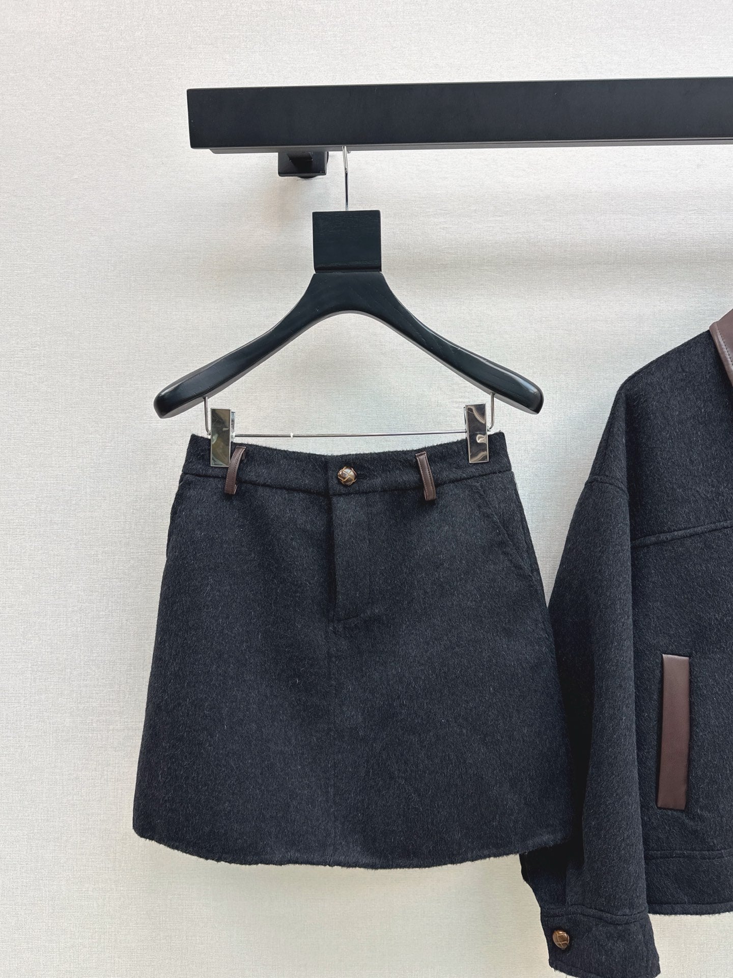 Brune NEW  wool suit