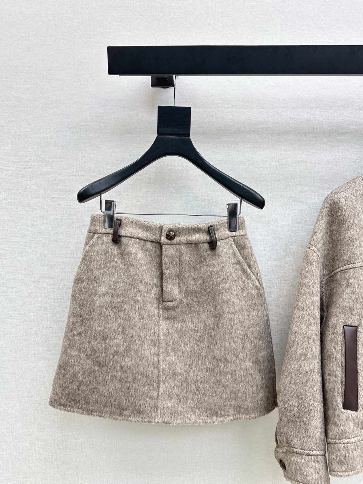 Brune NEW  wool suit