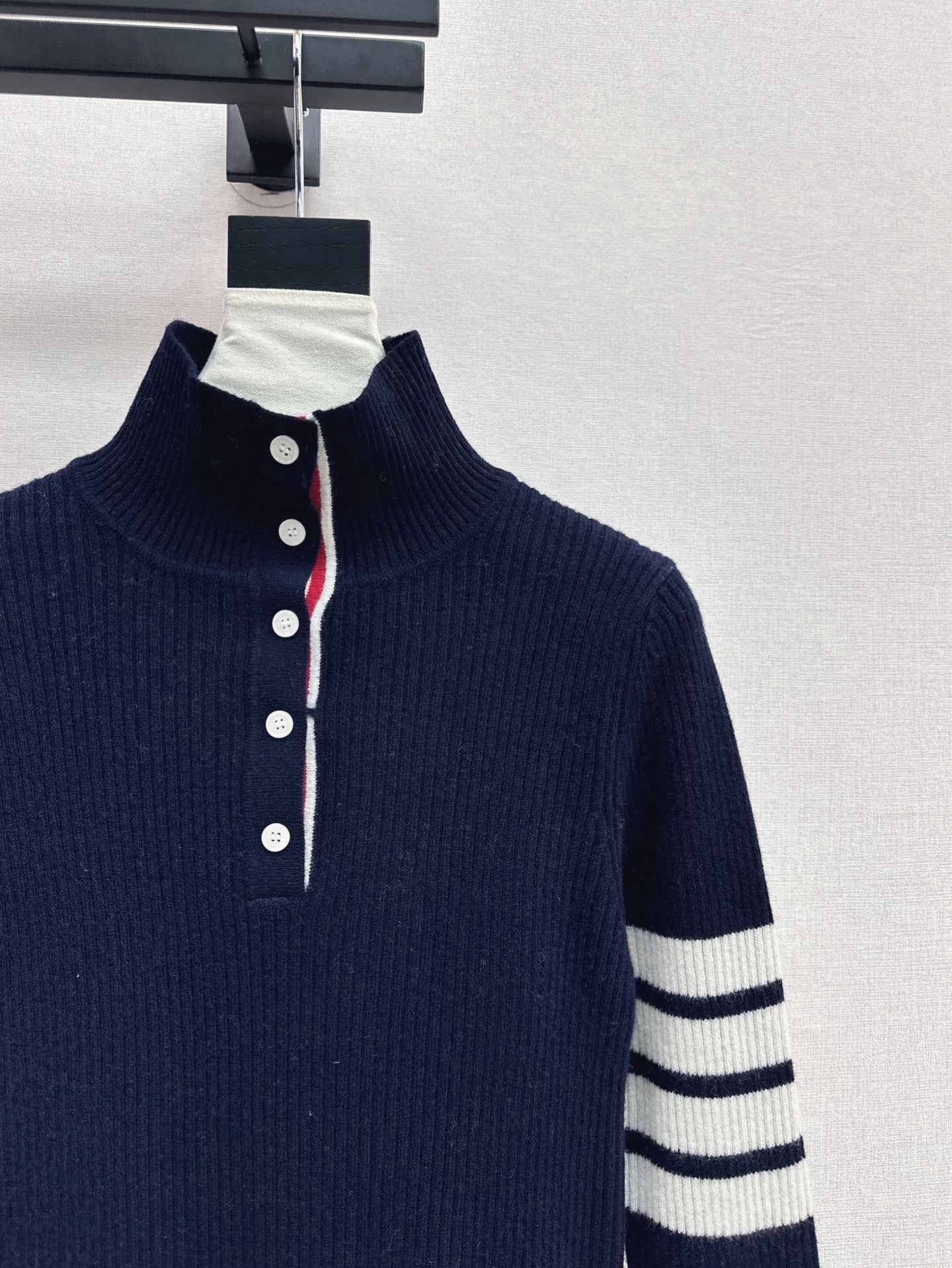 Thom NEW knitted sweater