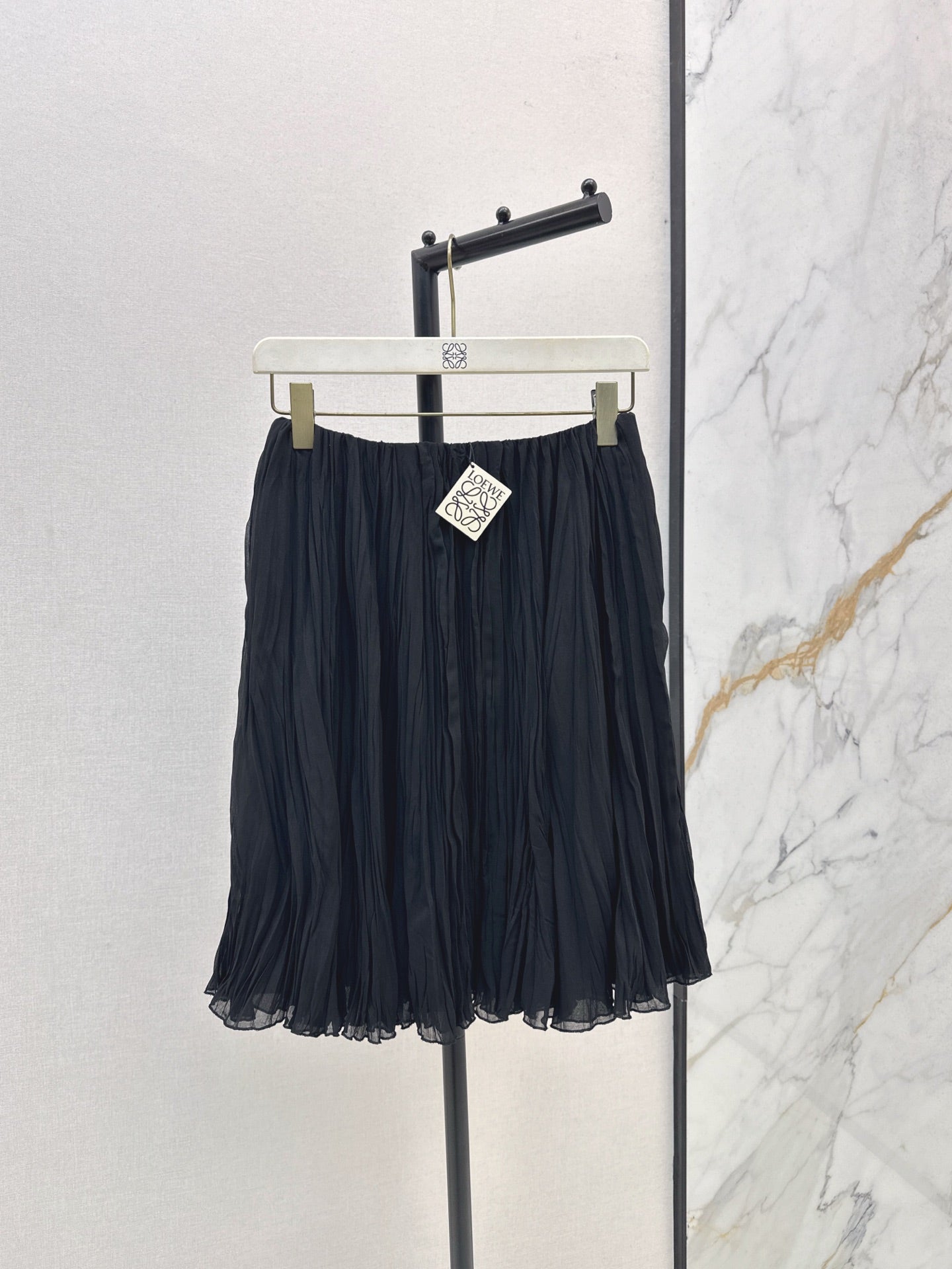 Loe NEW Pleated skirt