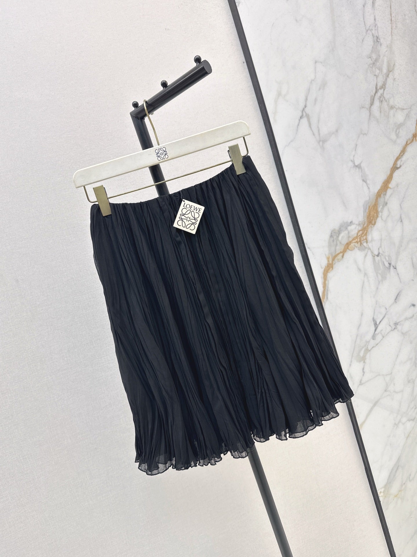 Loe NEW Pleated skirt