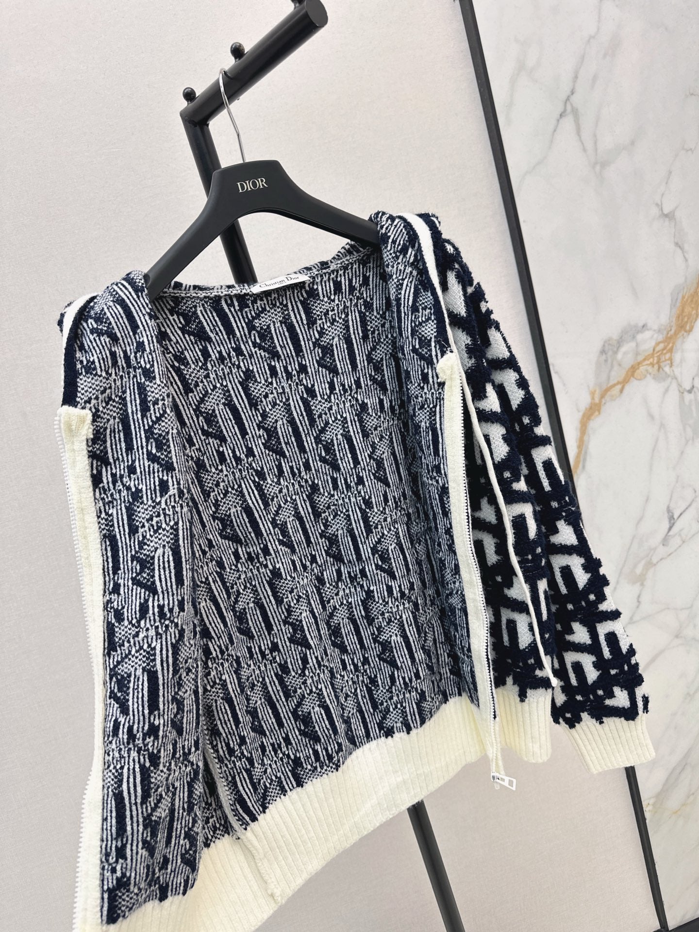 CD NEW Hooded knitted cardigan