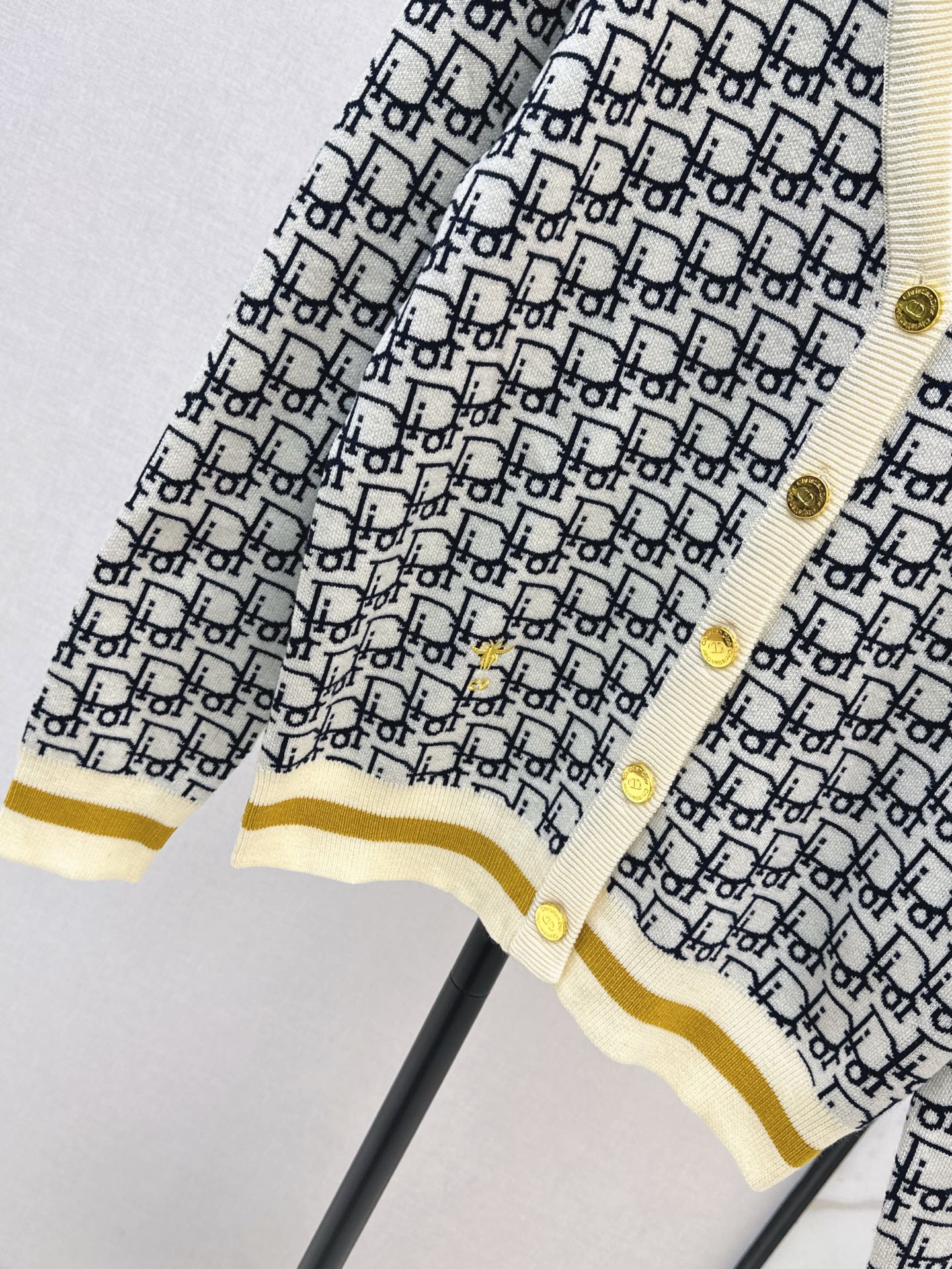 CD NEW V-neck cardigan