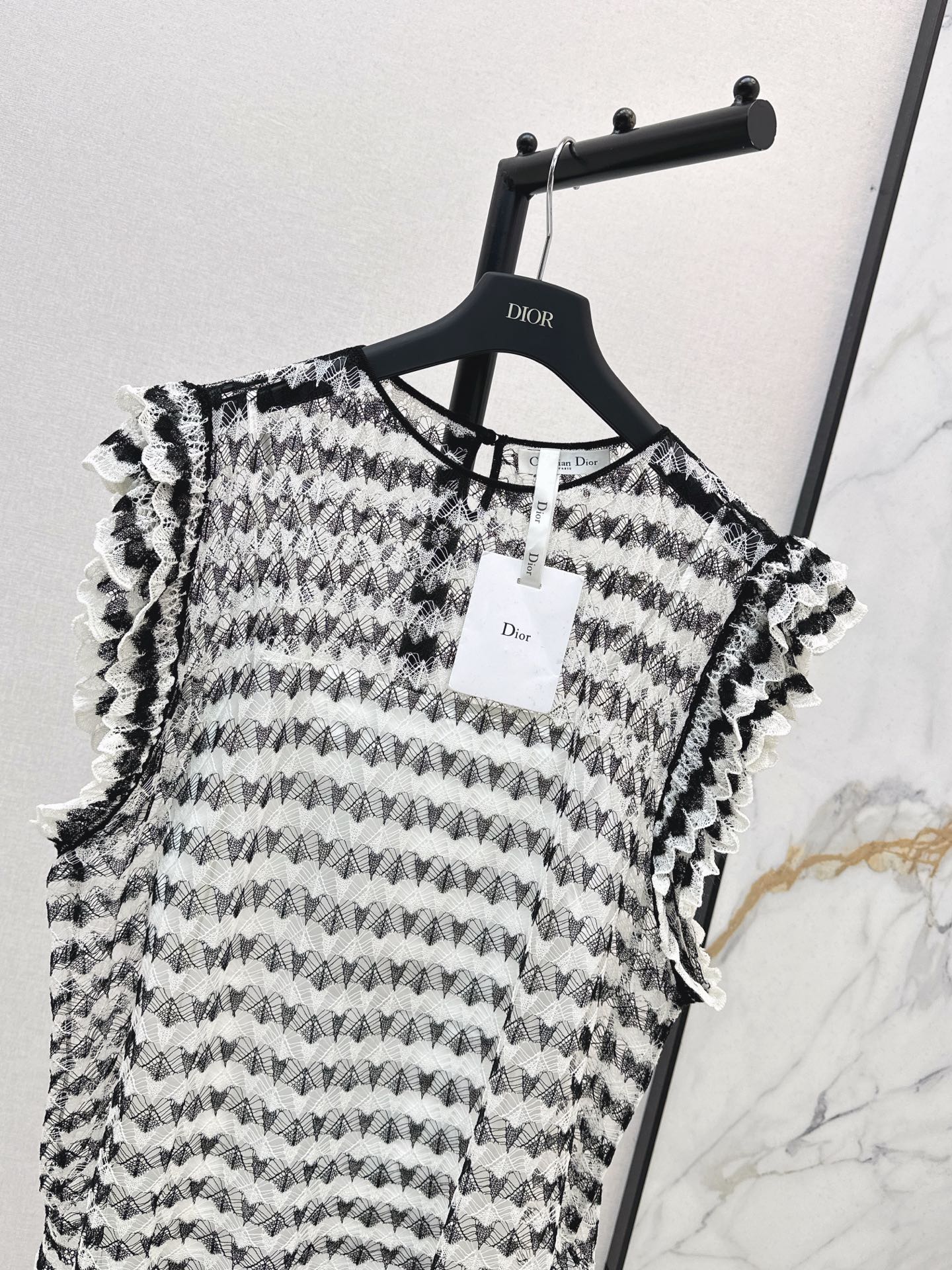 CD NEW Lace sleeveless shirt