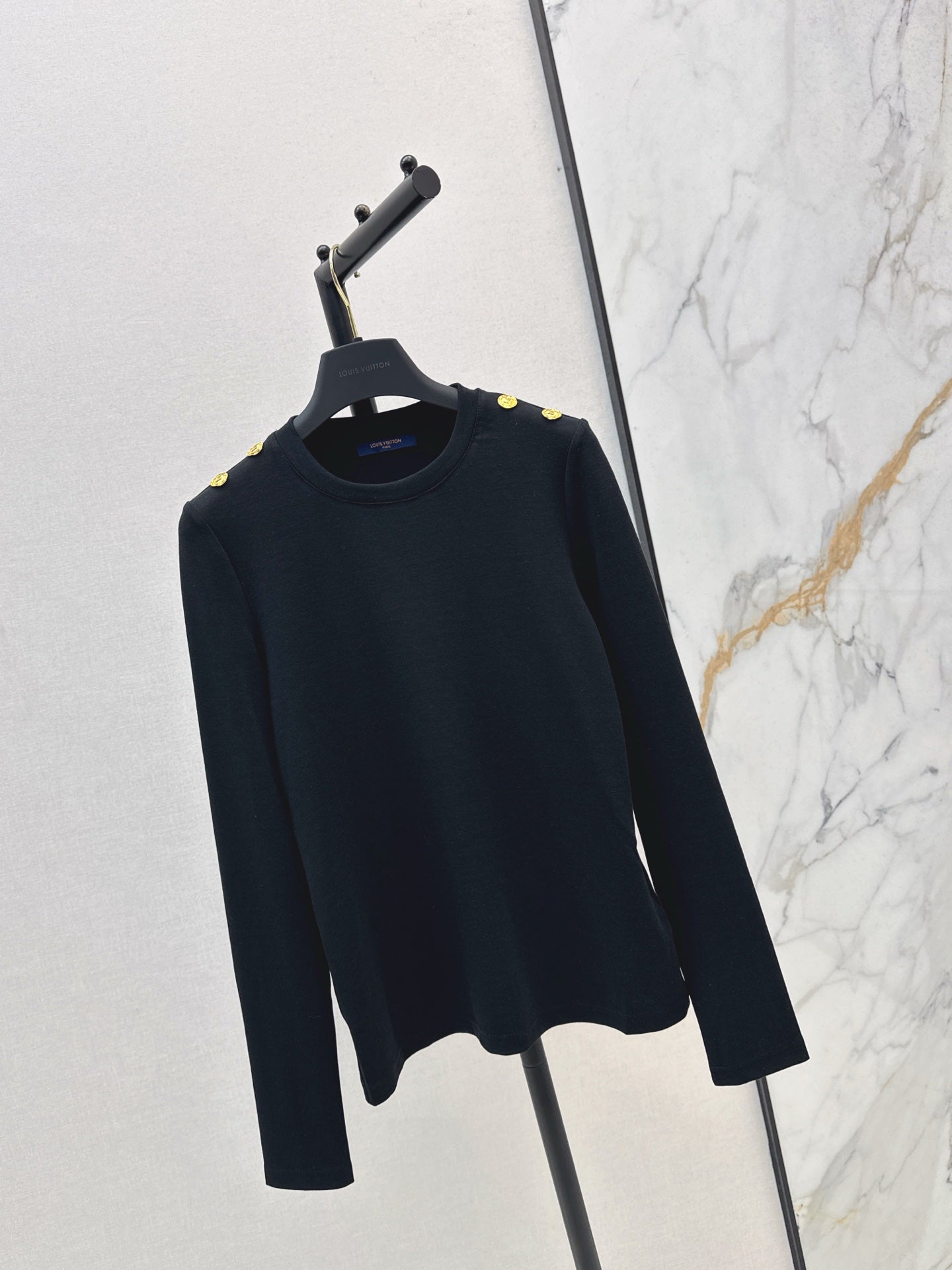 Louis NEW bottoming shirt