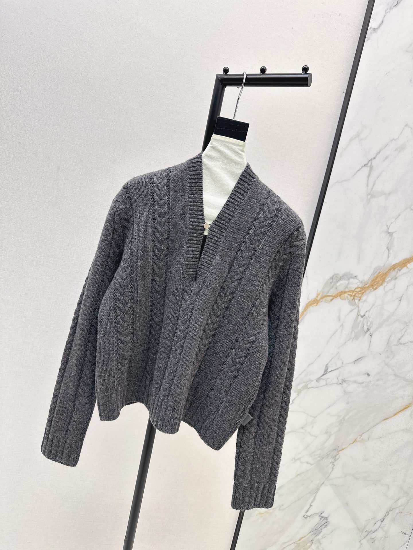 Loe NEW wool sweater
