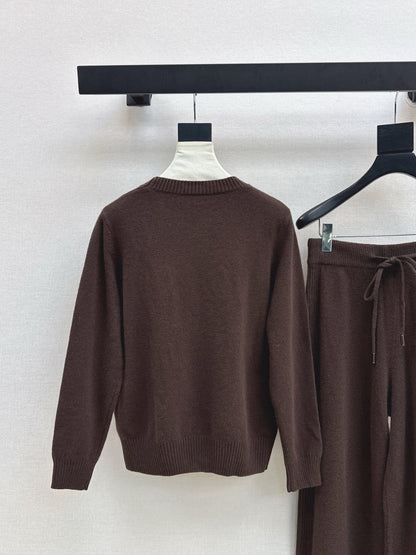 Max NEW knitted suit