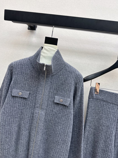 Loro NEW knitted suit