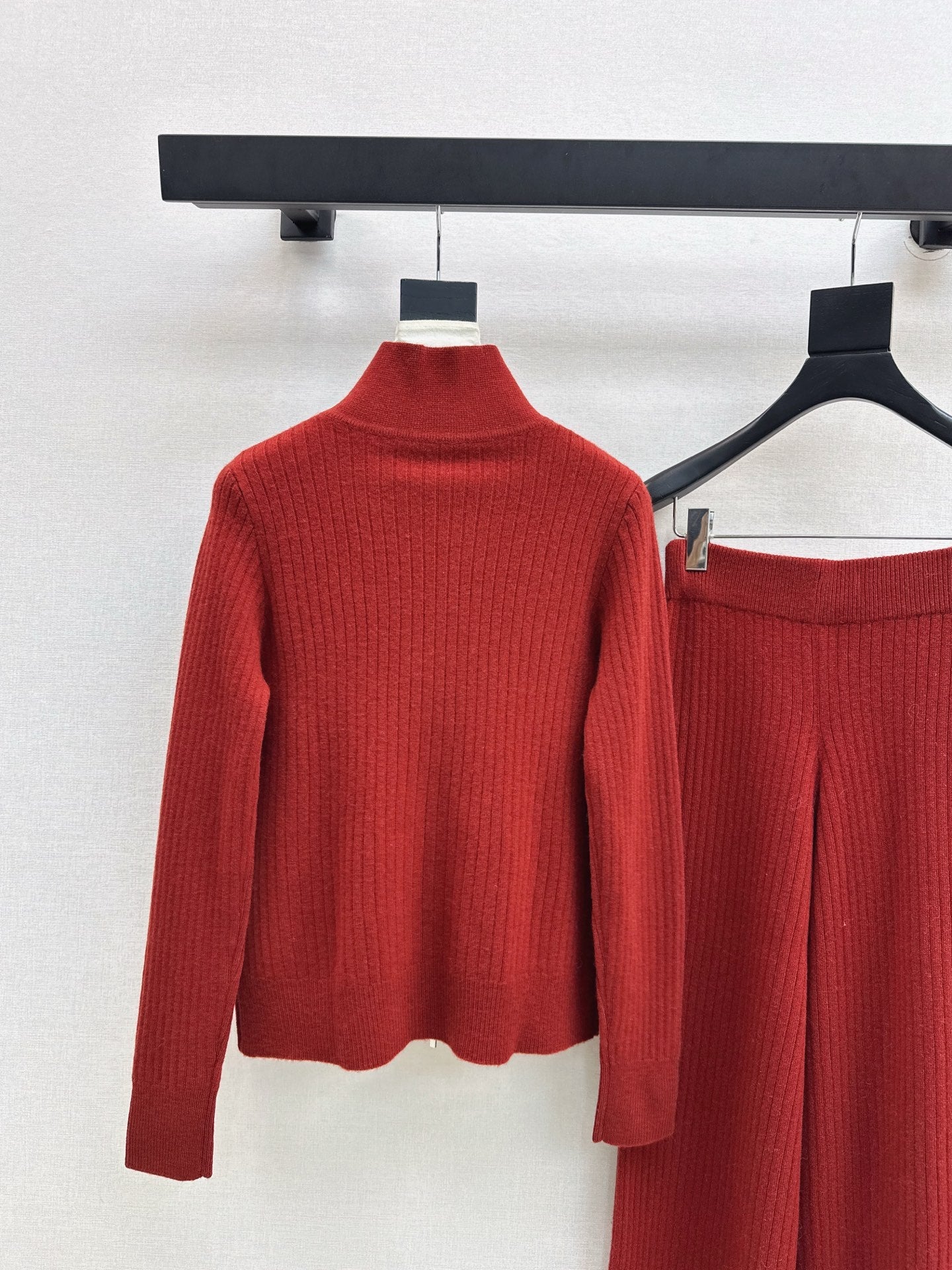 Loro NEW knitted suit