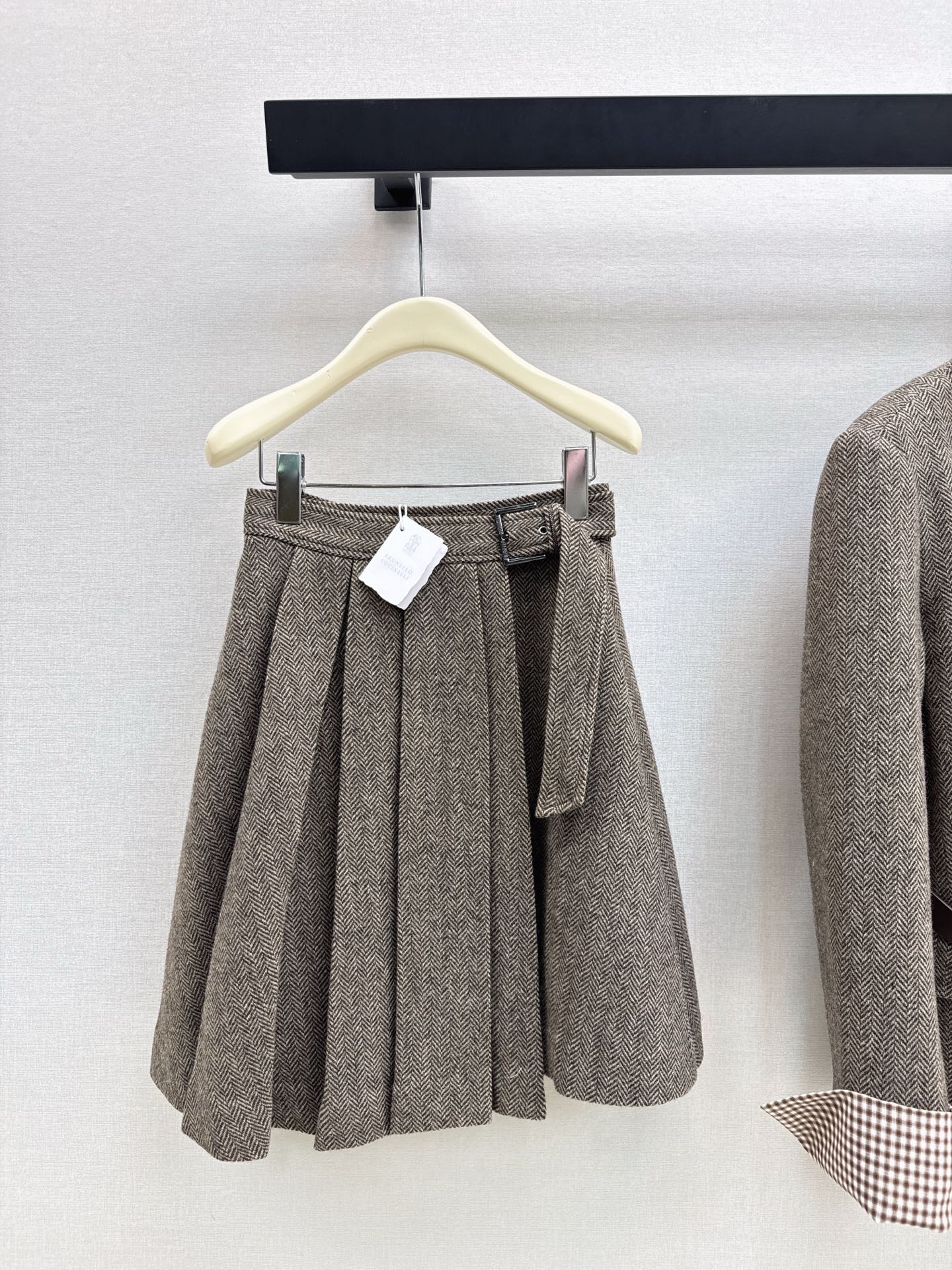 Brune NEW pleated skirt