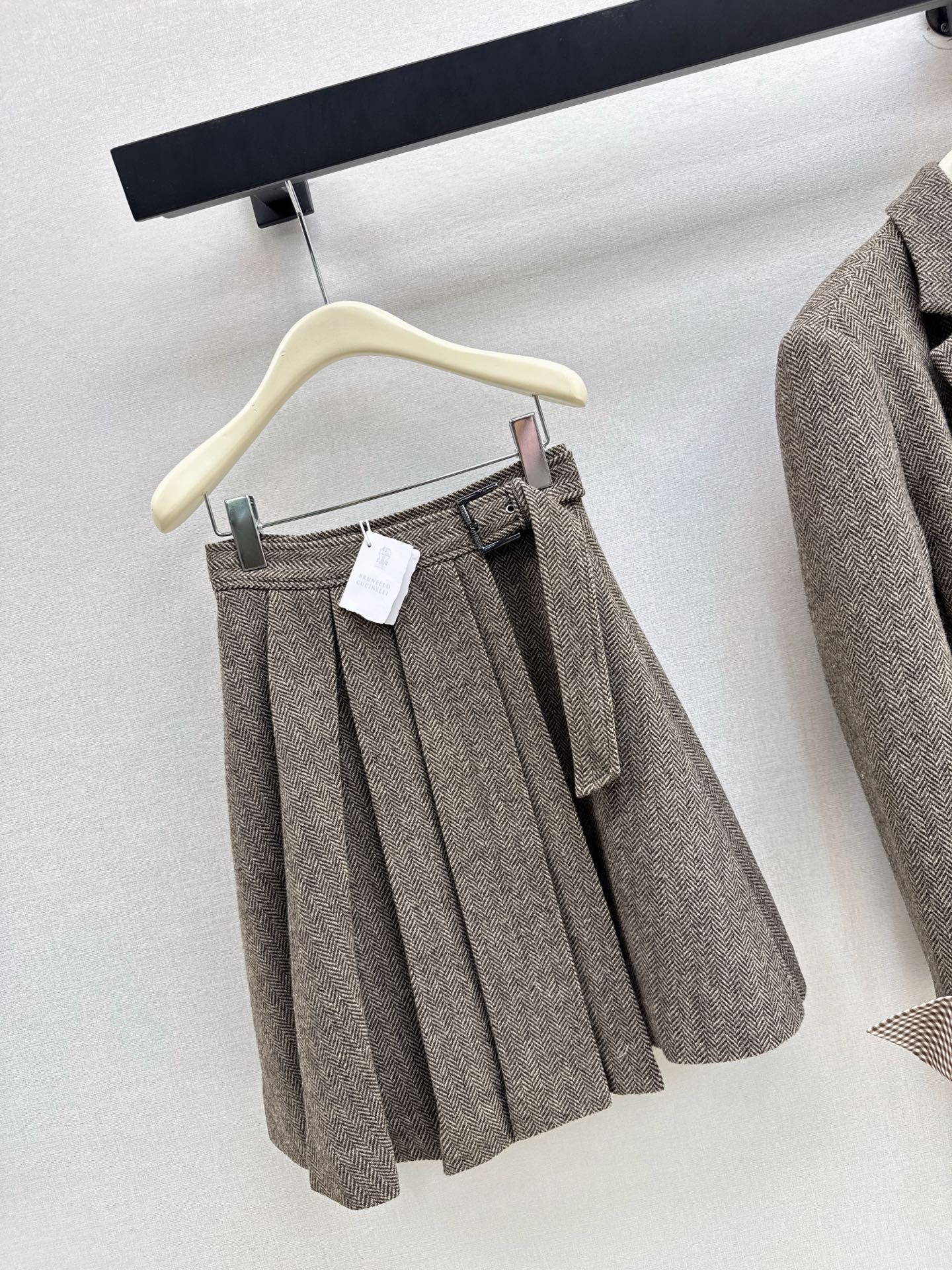 Brune NEW pleated skirt