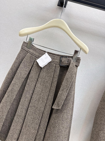 Brune NEW pleated skirt
