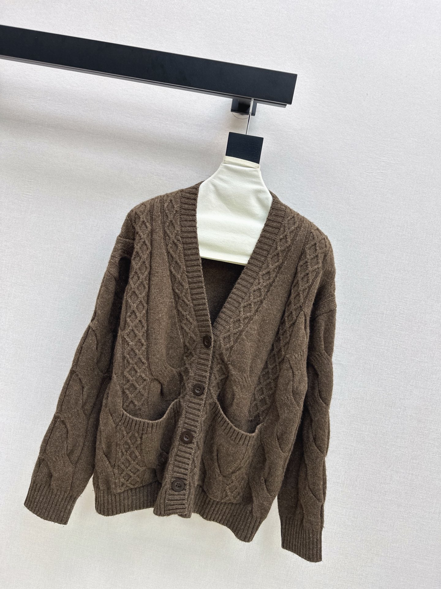 Loro NEW V-neck cardigan