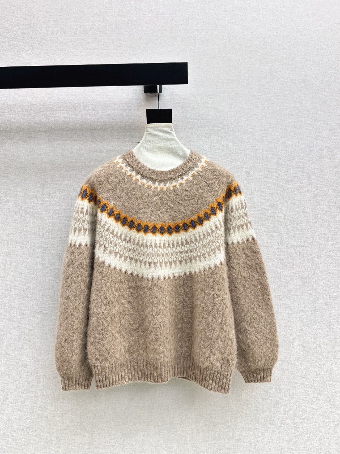 Loro NEW knitted sweater
