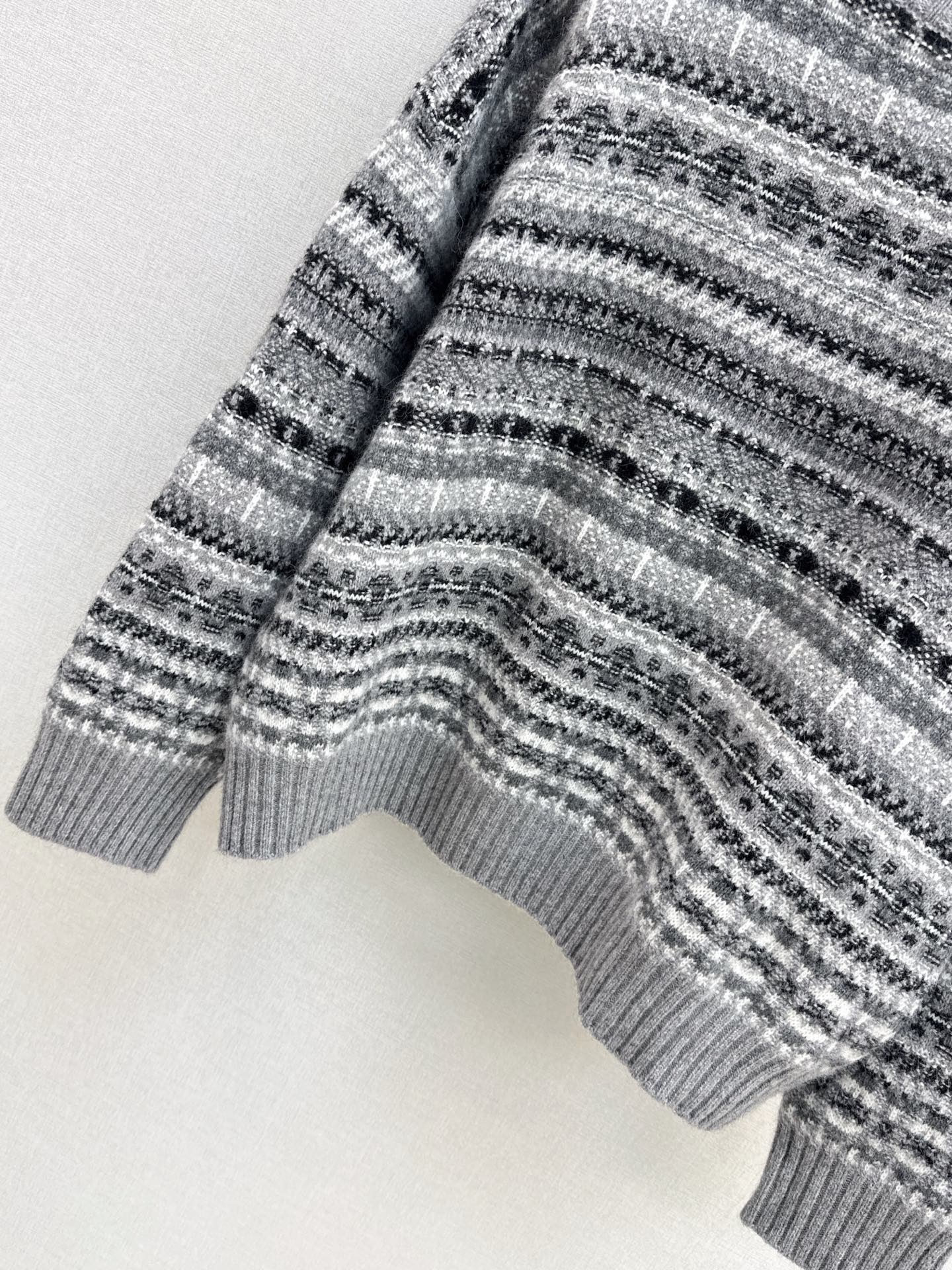 Loro NEW knitted sweater