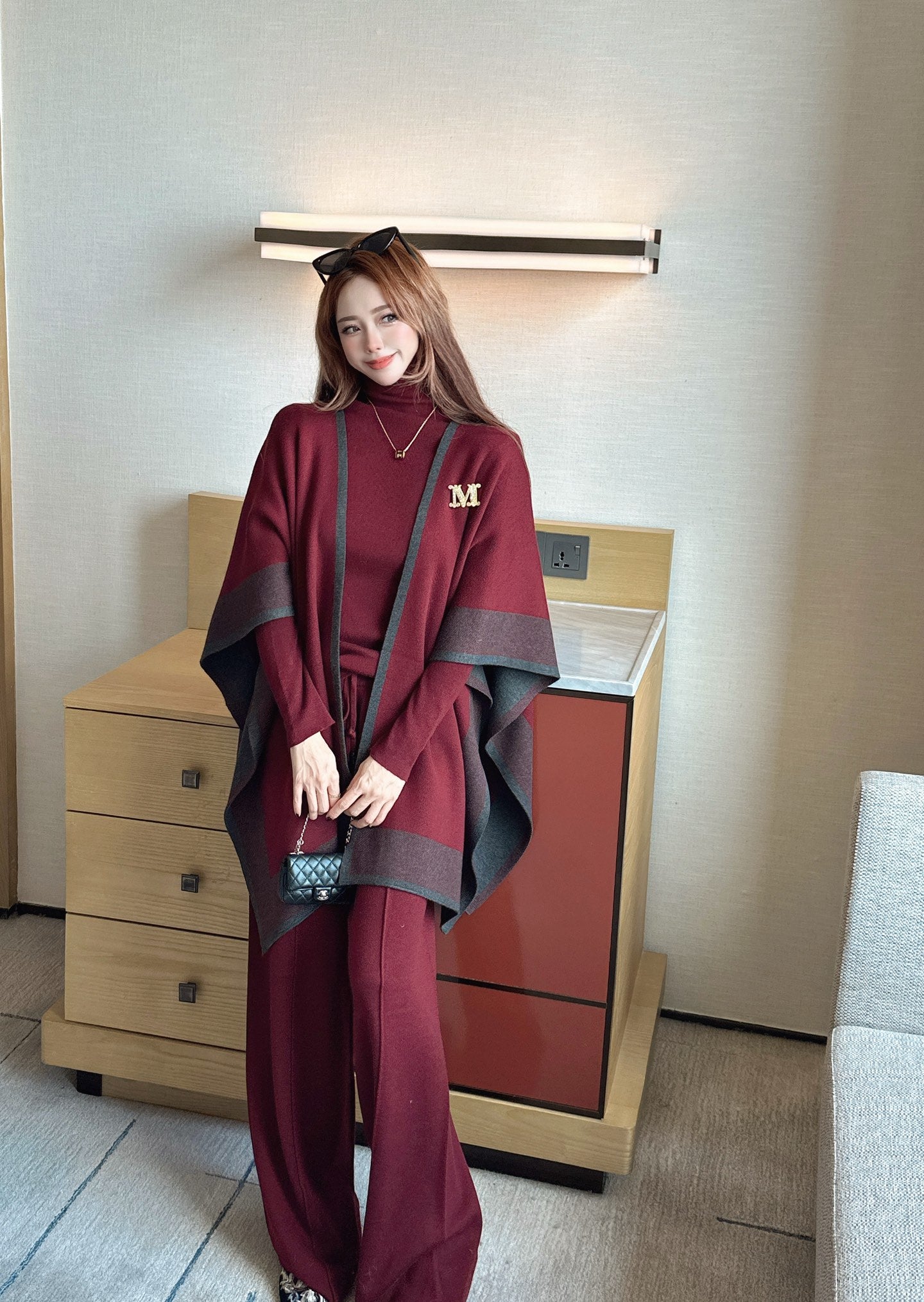 Max NEW knitted suit