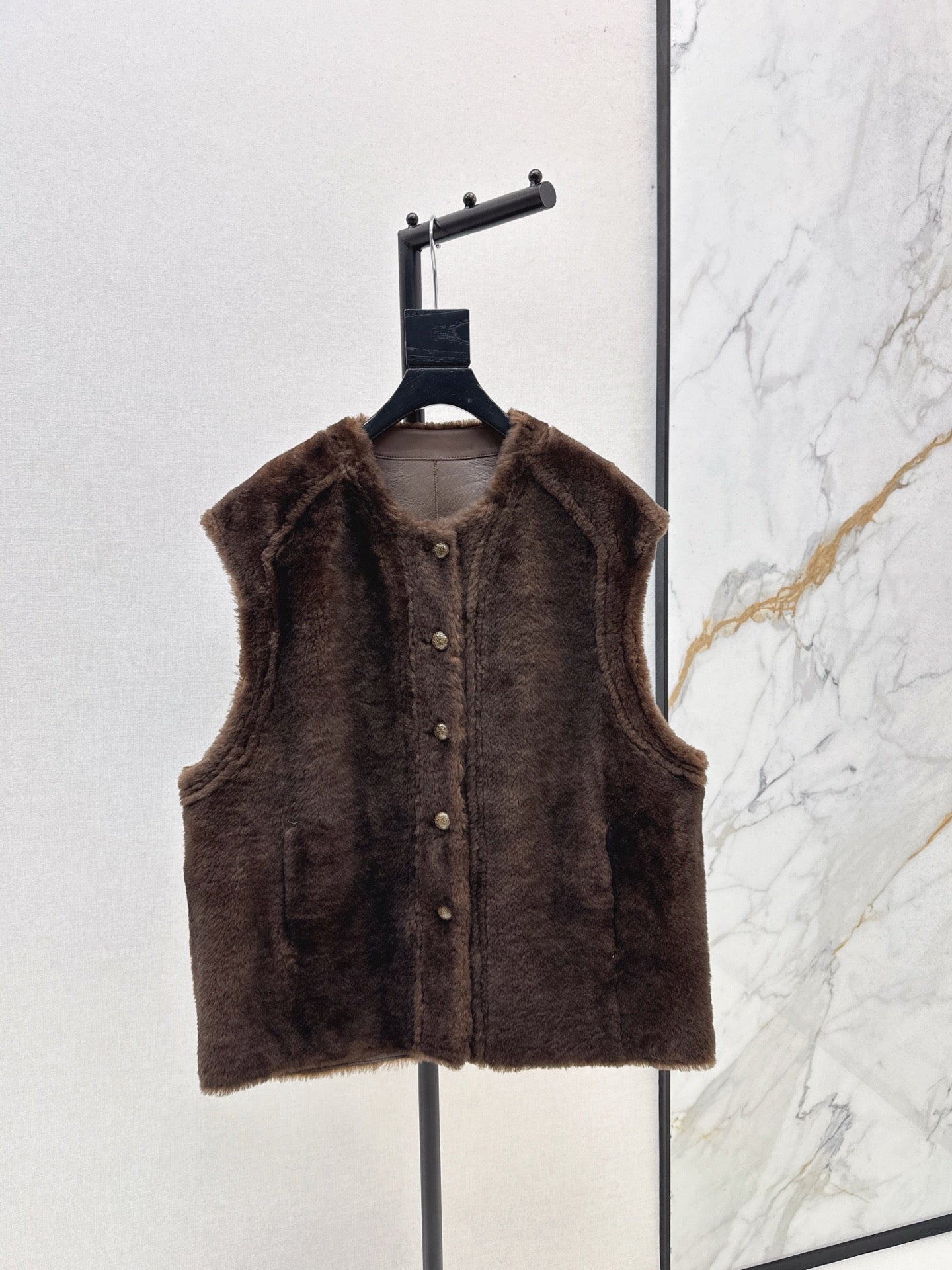 Loro NEW fur vest