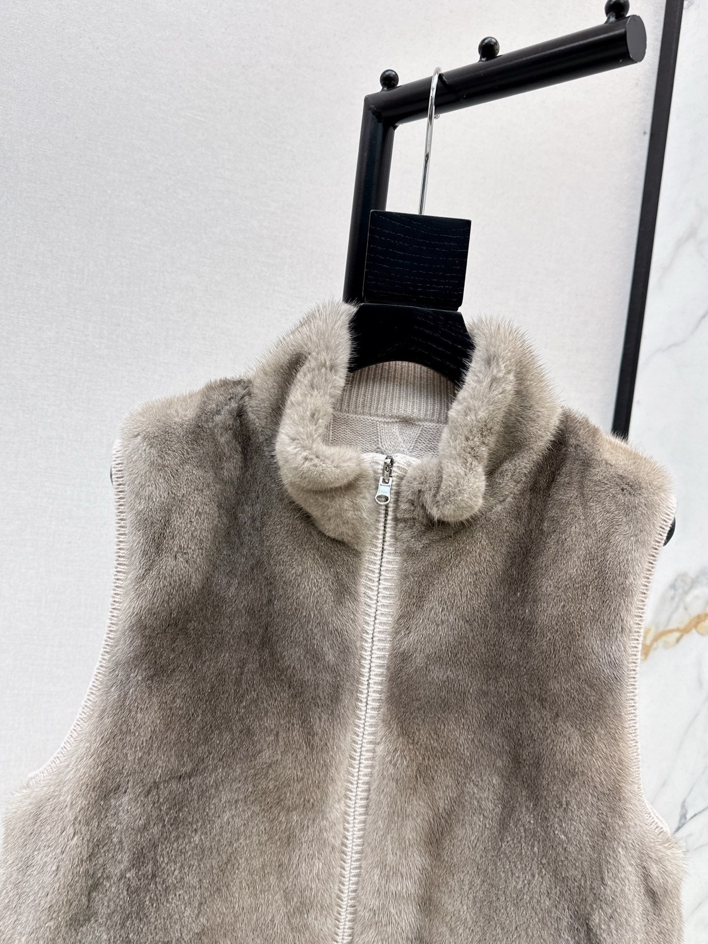 Loro NEW Reversible vest