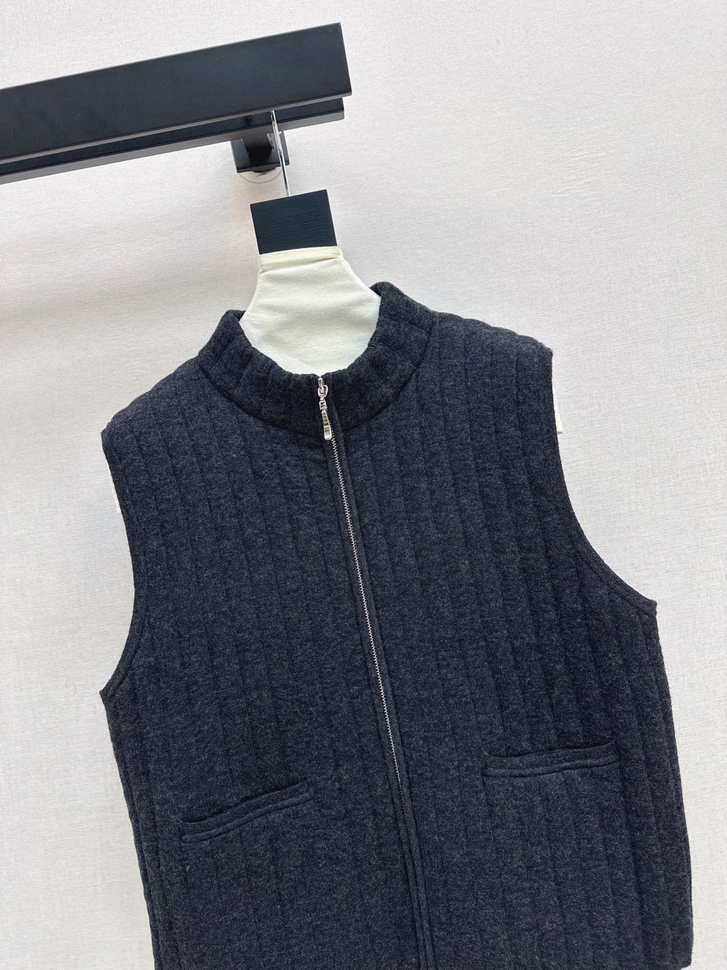 Brune NEW knitted vest