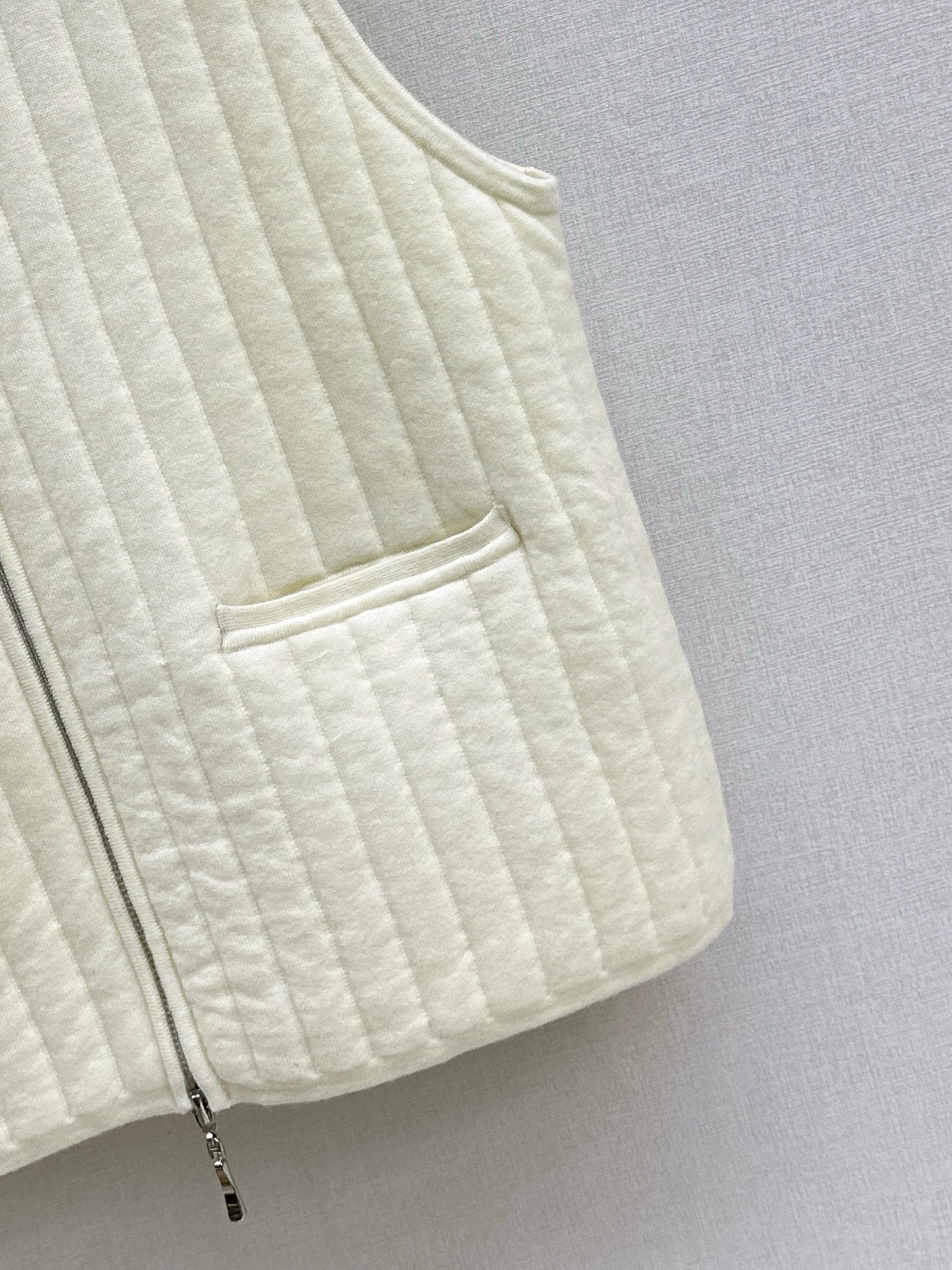 Brune NEW knitted vest