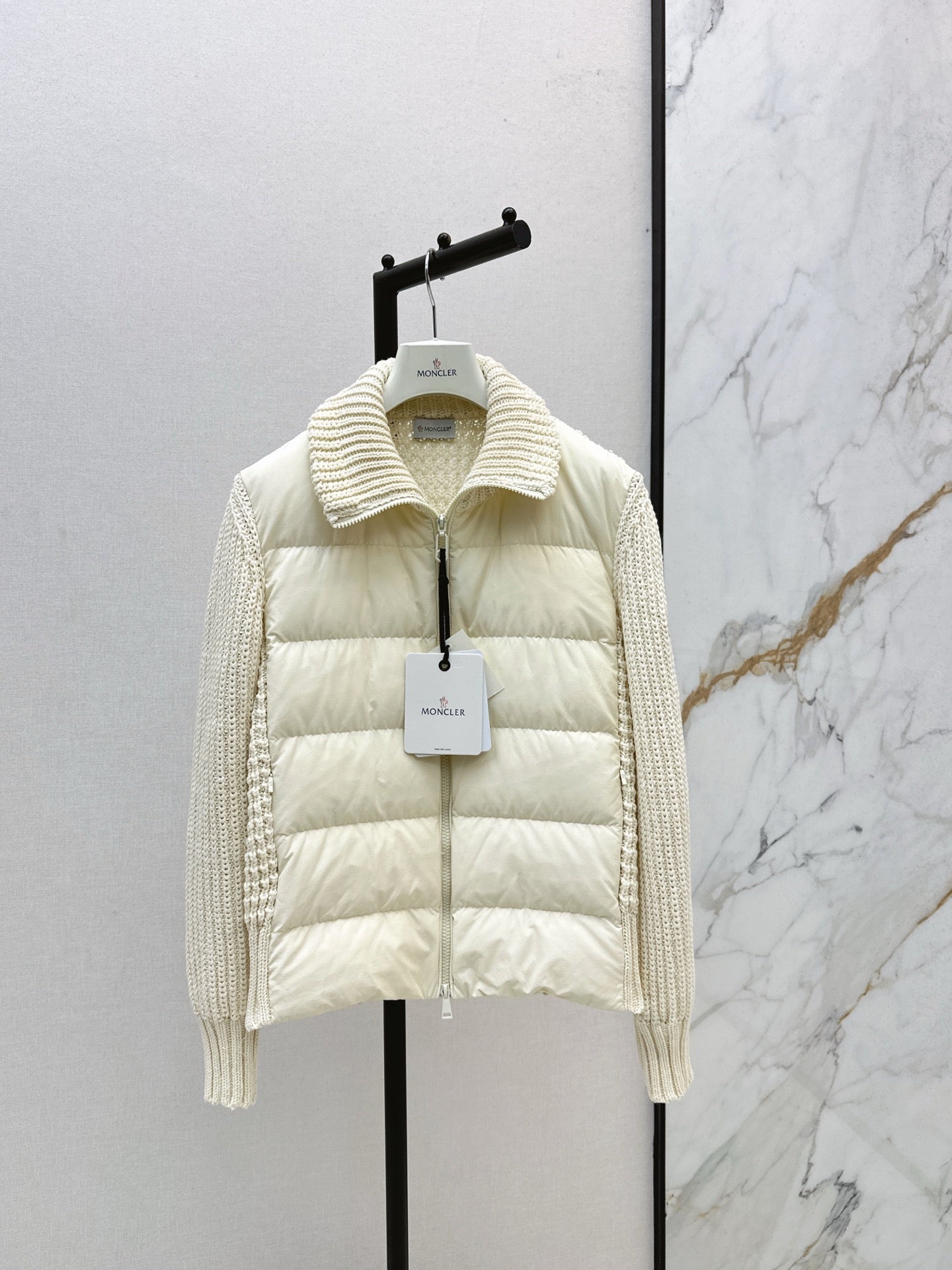 Mocn NEW down jacket