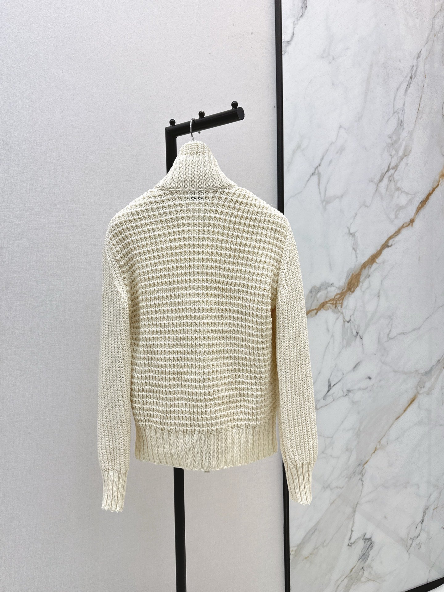 Mocn NEW down jacket