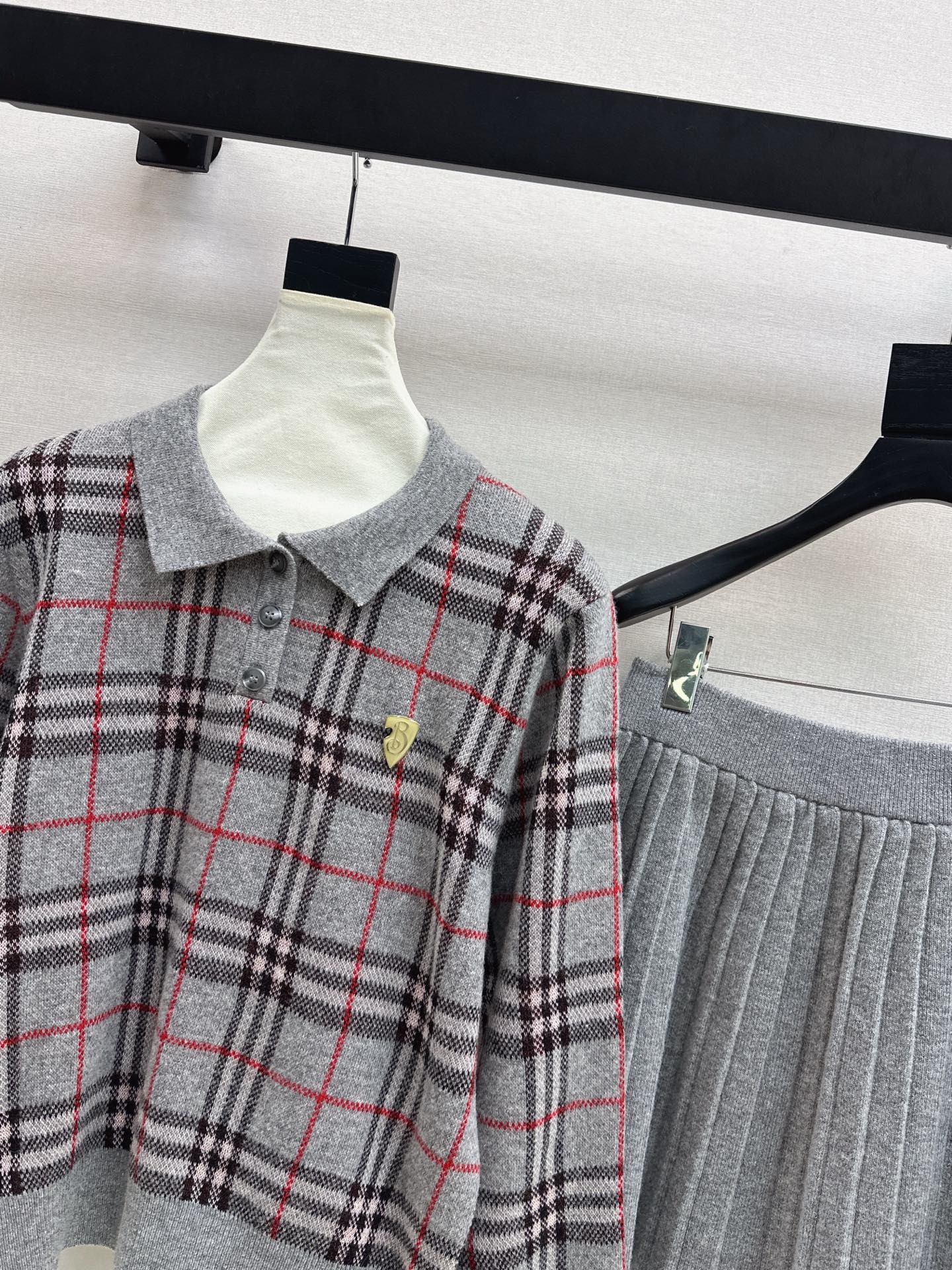 Bur NEW Plaid polo shirt and skirt suit