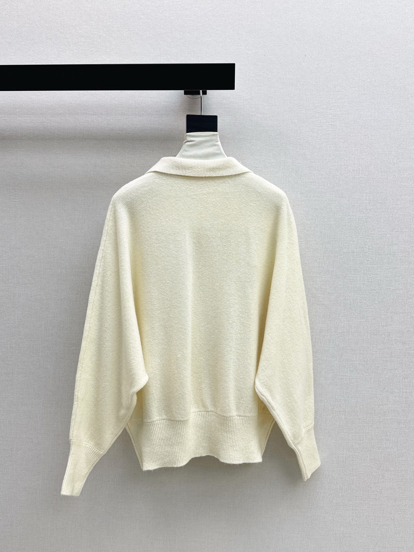 Max NEW lapel sweater