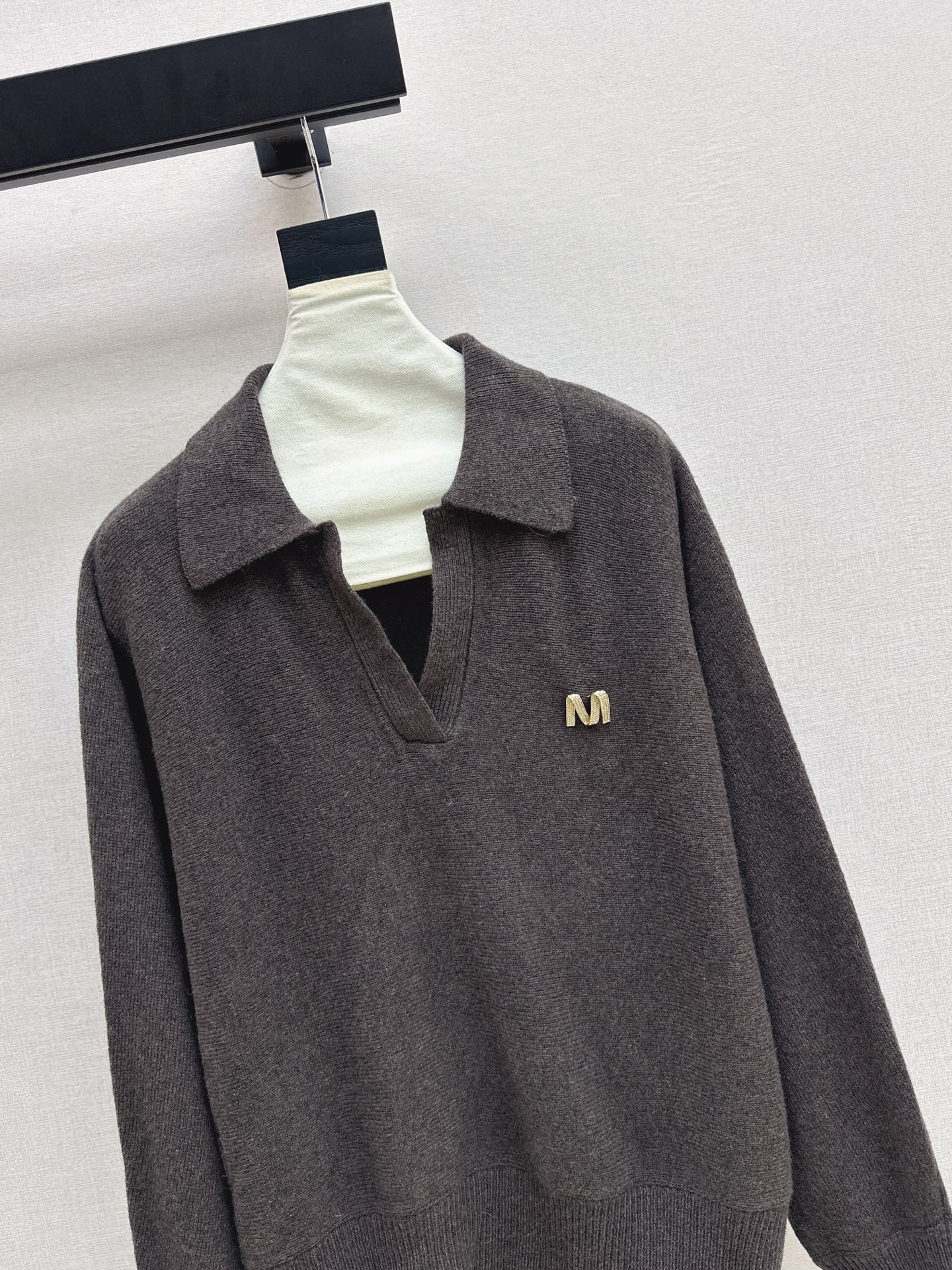 Max NEW lapel sweater