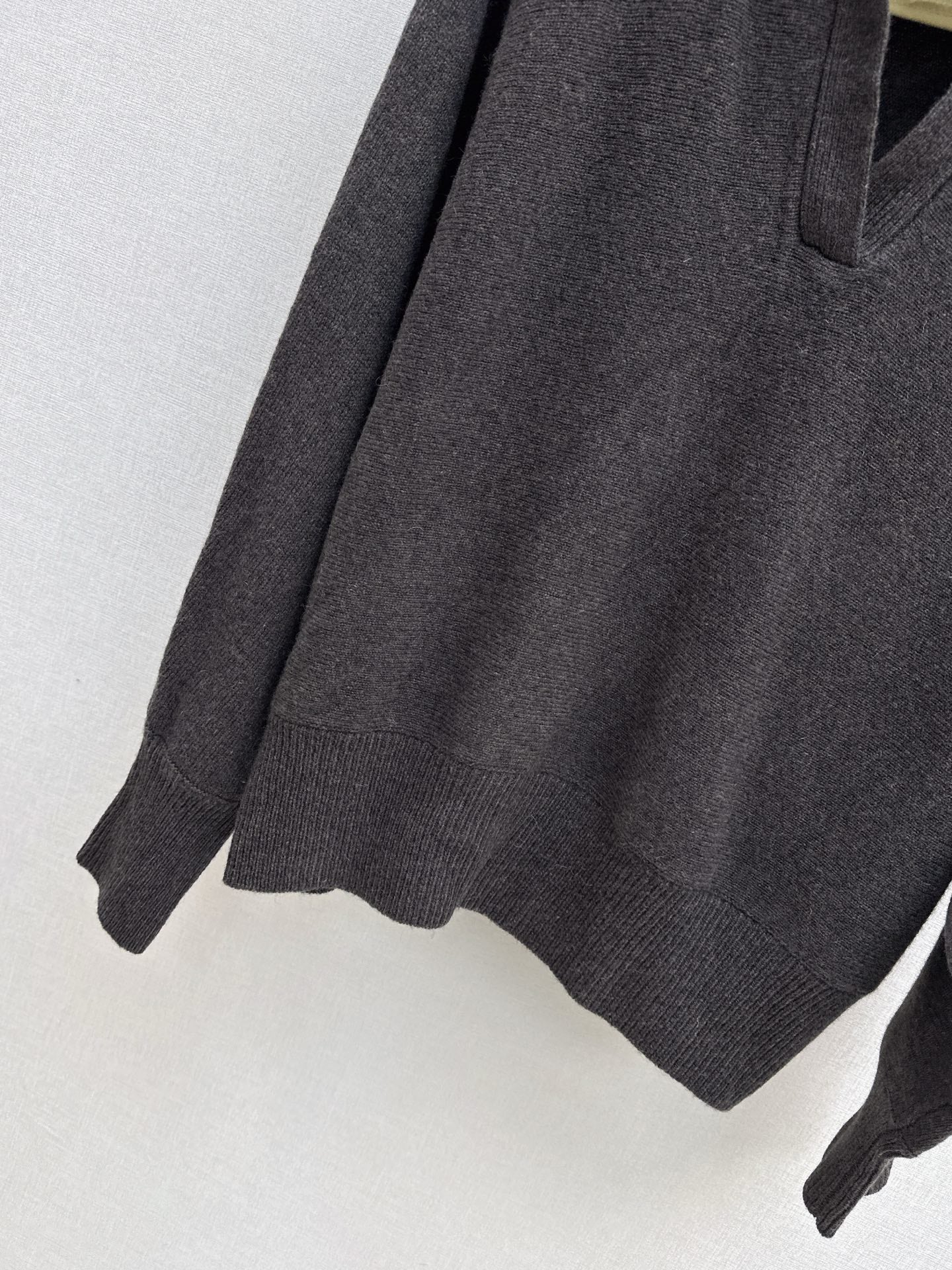 Max NEW lapel sweater