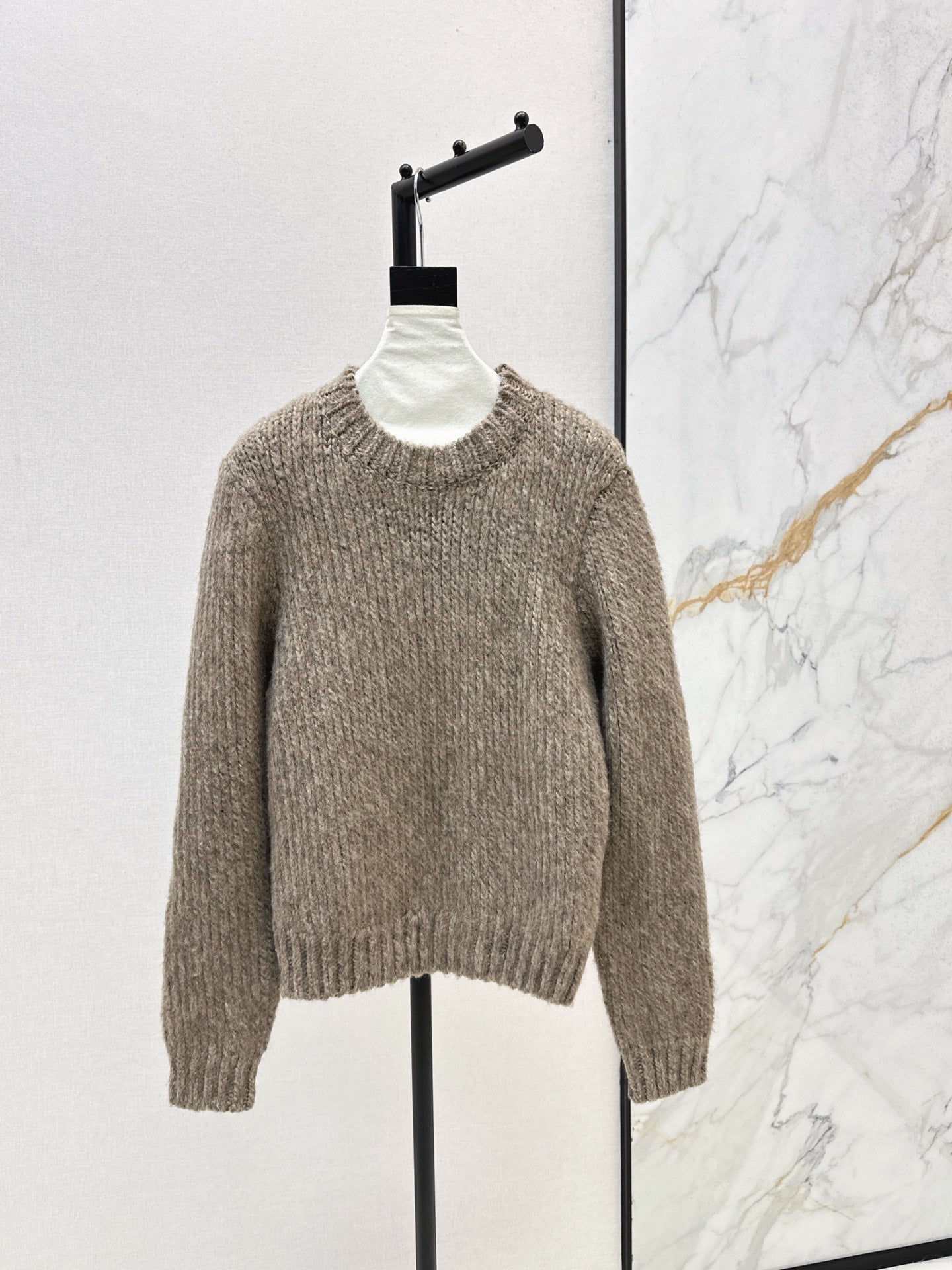 Es NEW wool sweater