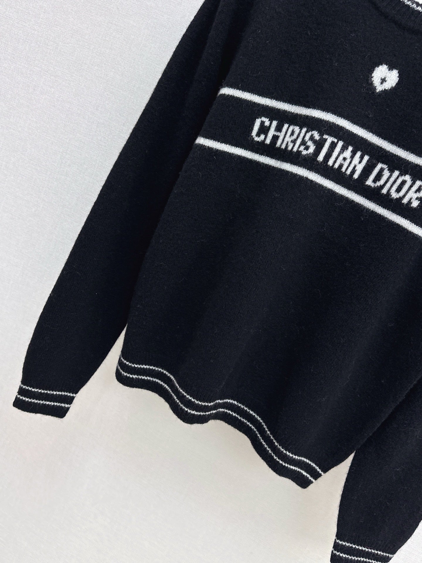 CD NEW embroidered sweater
