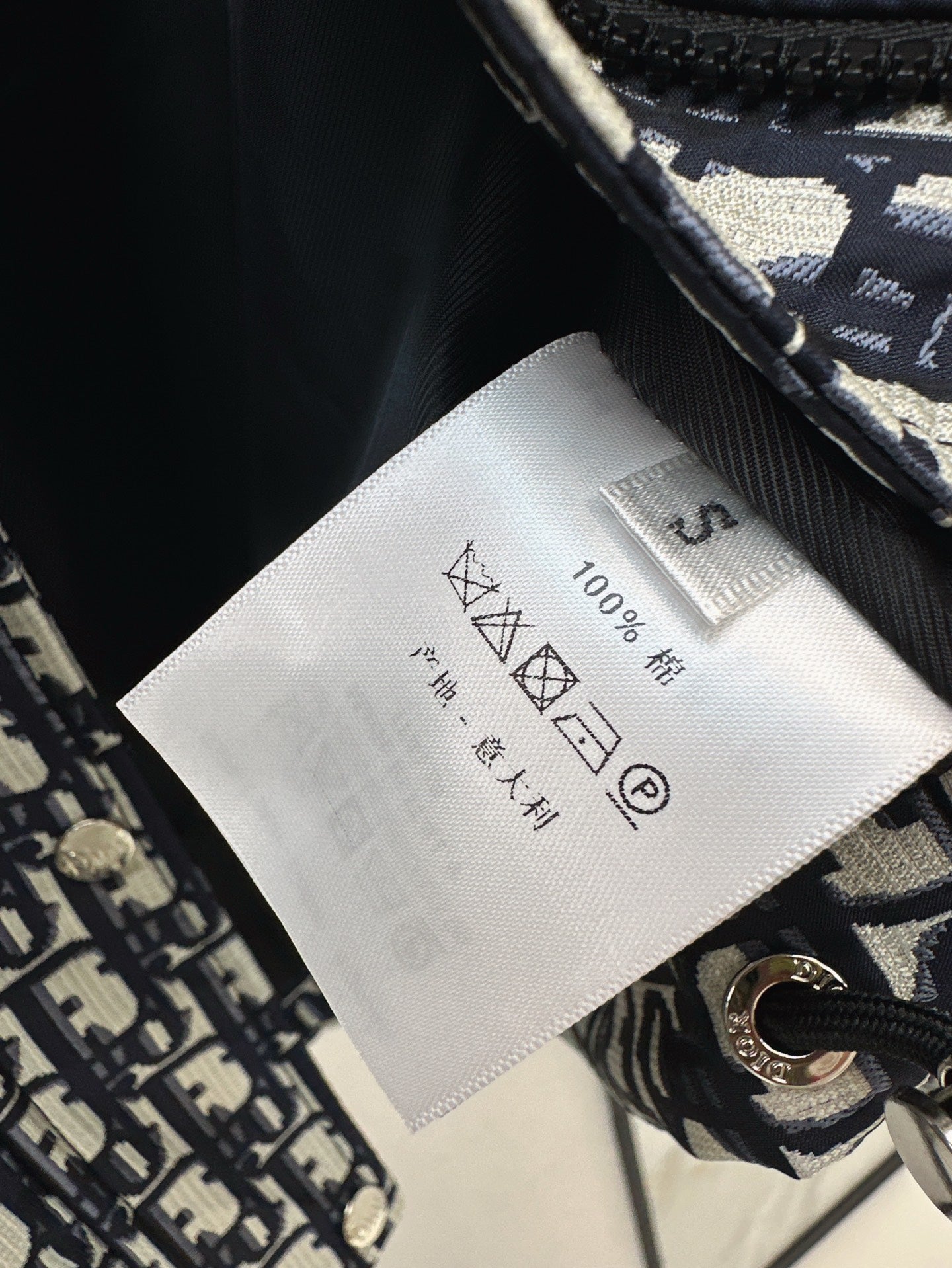 CD NEW Hooded jacket