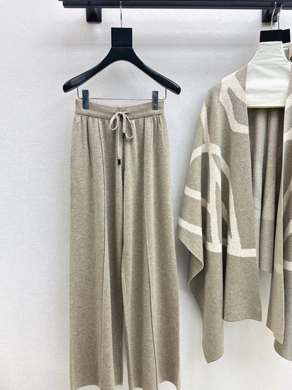 Max NEW knitted suit