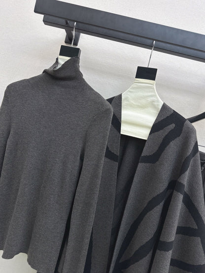 Max NEW knitted suit