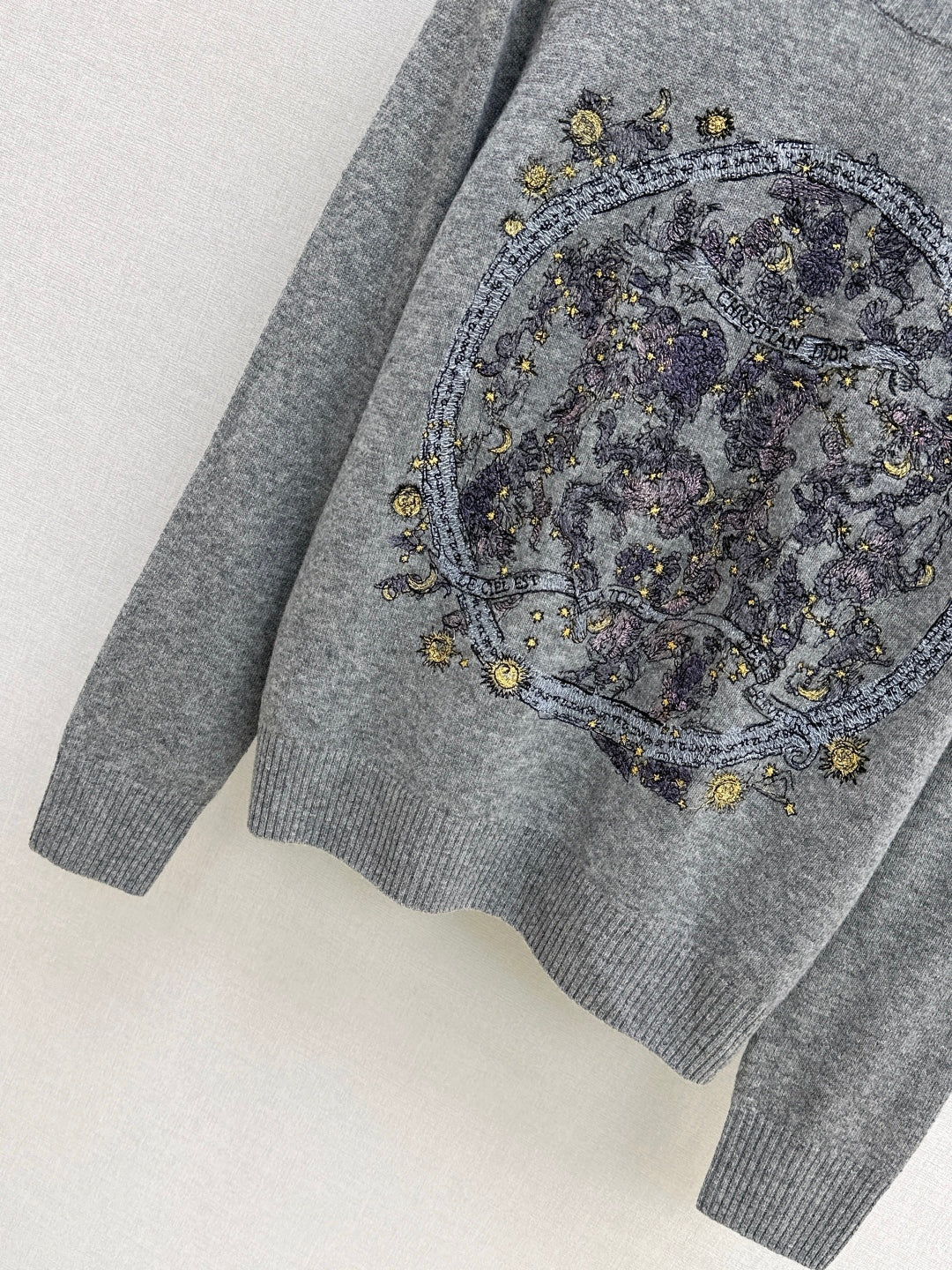 CD NEW Embroidered sweater