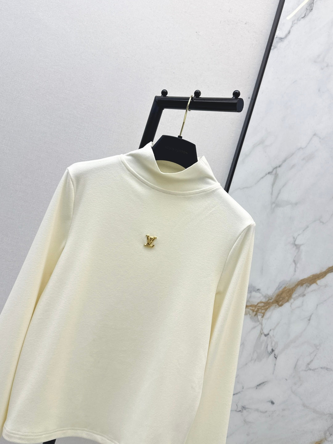 Louis NEW turtleneck shirt