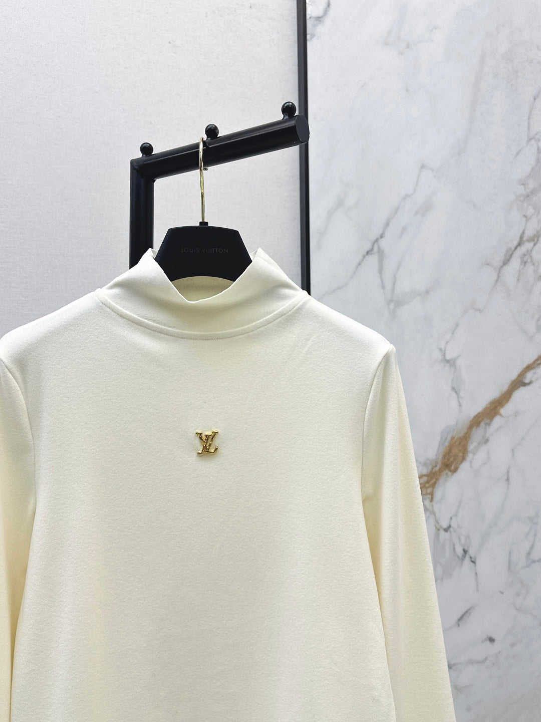 Louis NEW turtleneck shirt